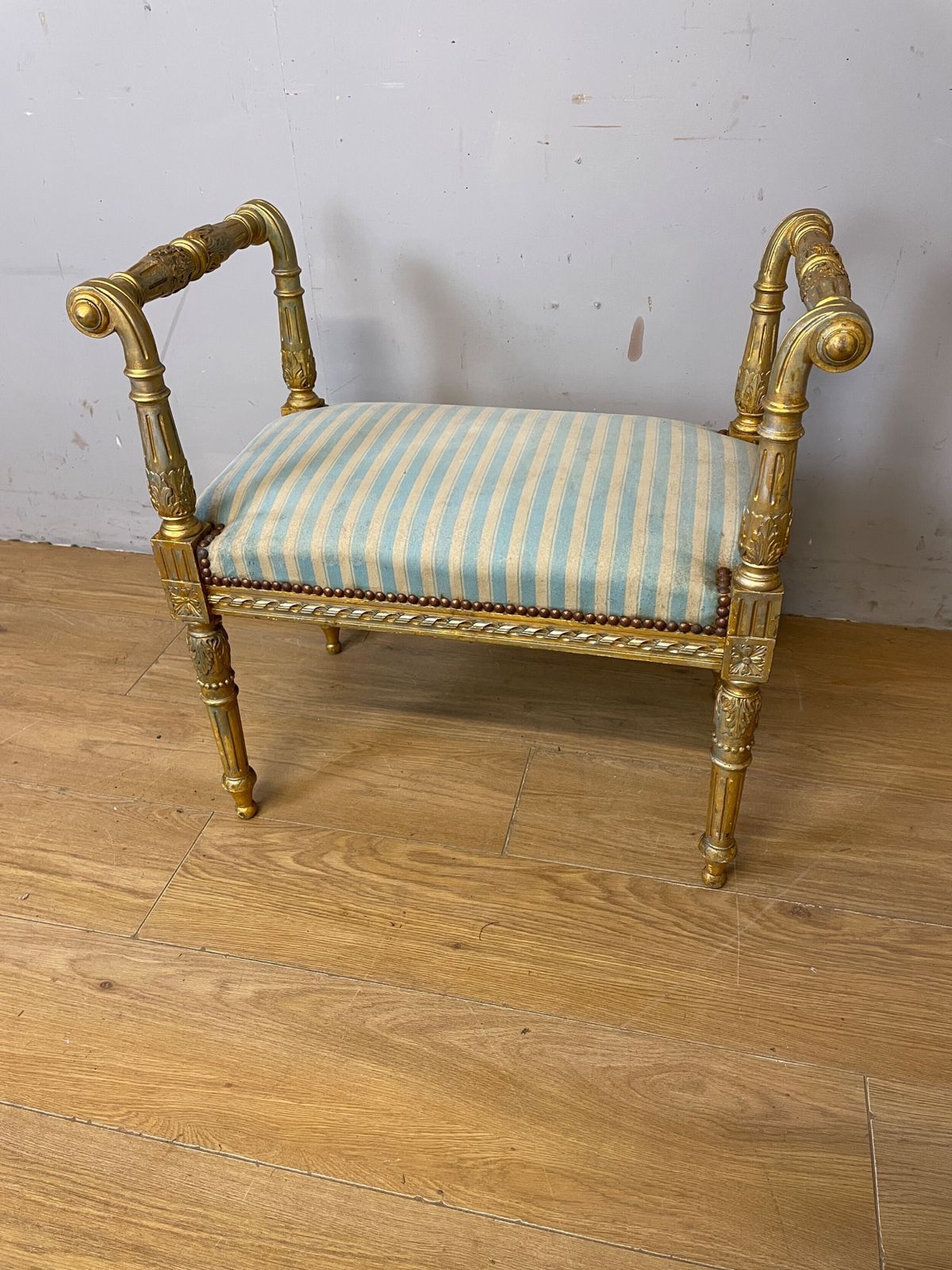photo furniture Louis XVI Style French Gilded Window Seat Circa 1900