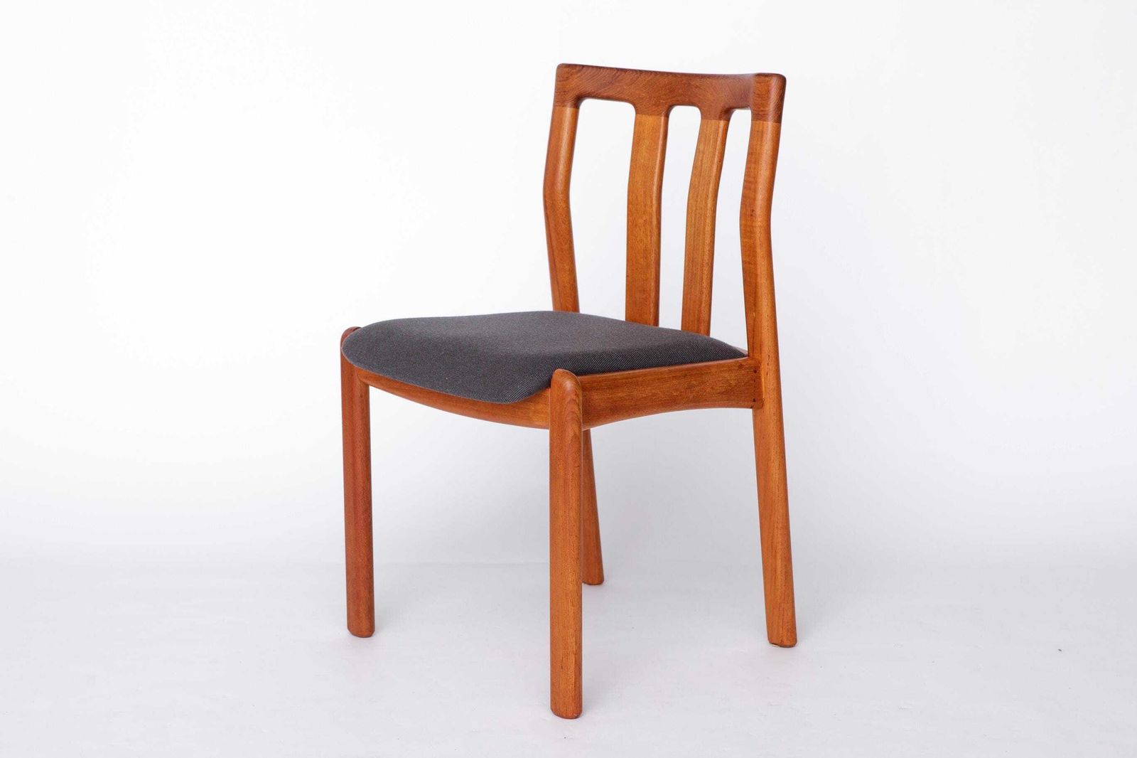 Set Of 4 Teak Dining Chairs By Dyrlund, 1960s Danish Mid Century Modern, Restored & Reupholstered In Dark Grey Fabric photo vinterior