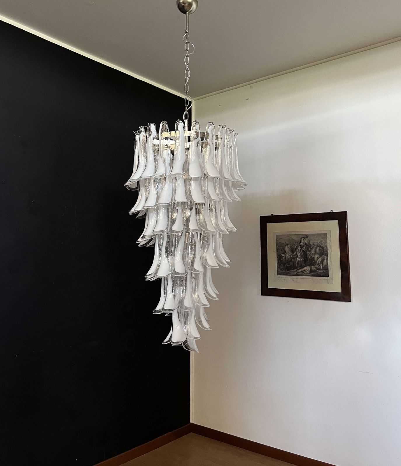 Huge Italian Murano Glass Spiral Chandelier   83 White Glass Petals photo Lighting