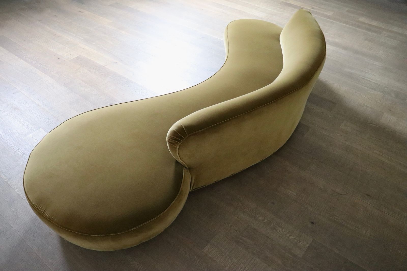 Vladimir Kagan Serpentine Sofa In Velvet For Directional USA 1999 photo Furniture