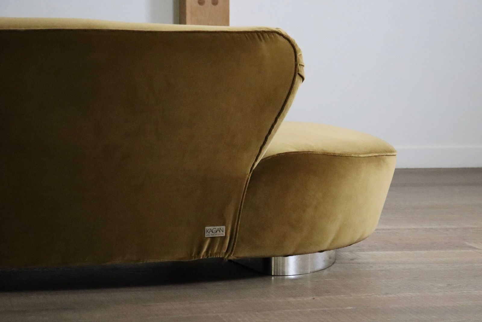 19000.0 Vladimir Kagan Serpentine Sofa In Velvet For Directional USA 1999 photo