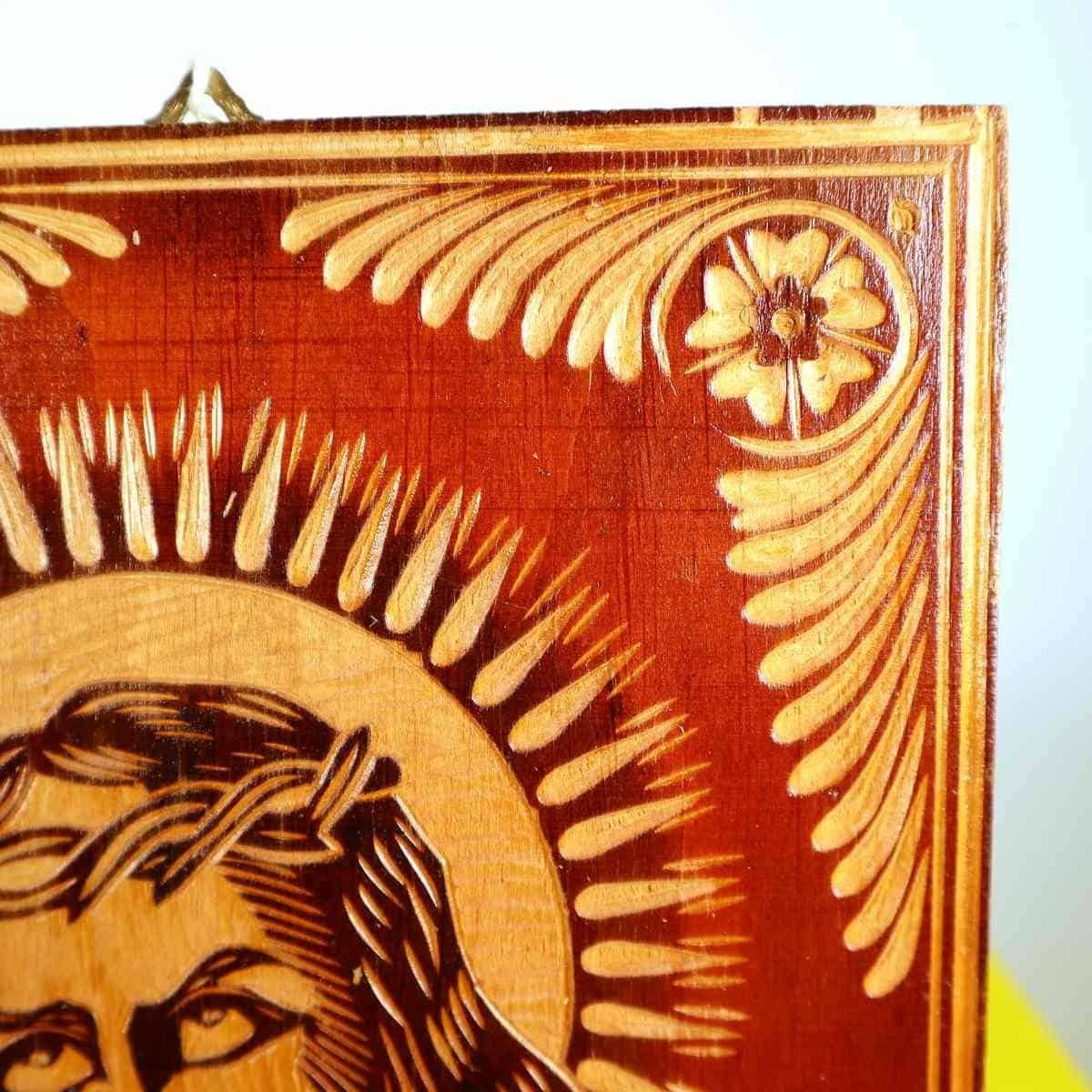Pair Of Religious Paintings Carved In Wood, Madonna And Jesus photo vinterior