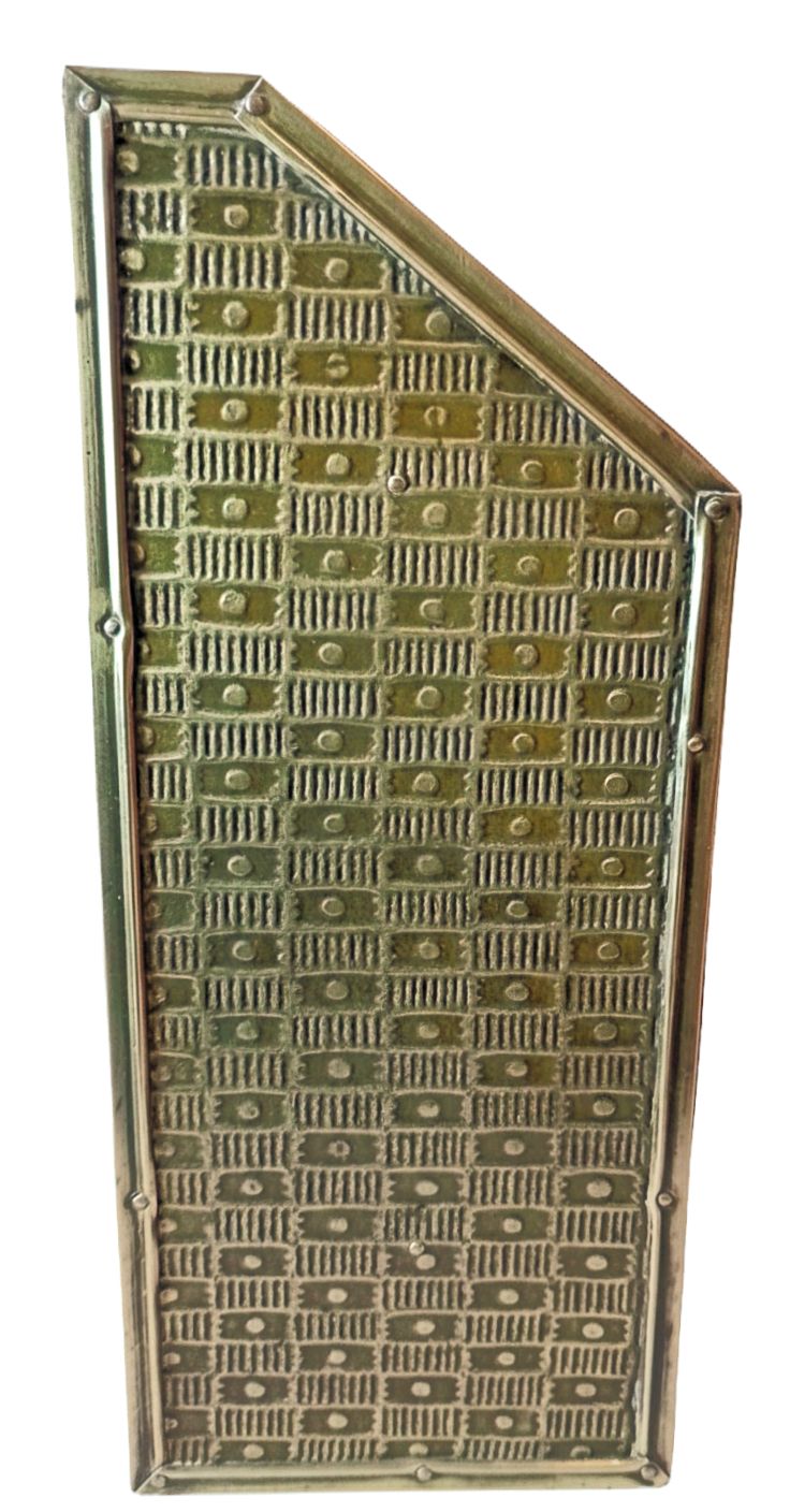 Free Standing Embossed / Hammered Brass Cutty Shark Sailing Magazine Rack photo 60.0