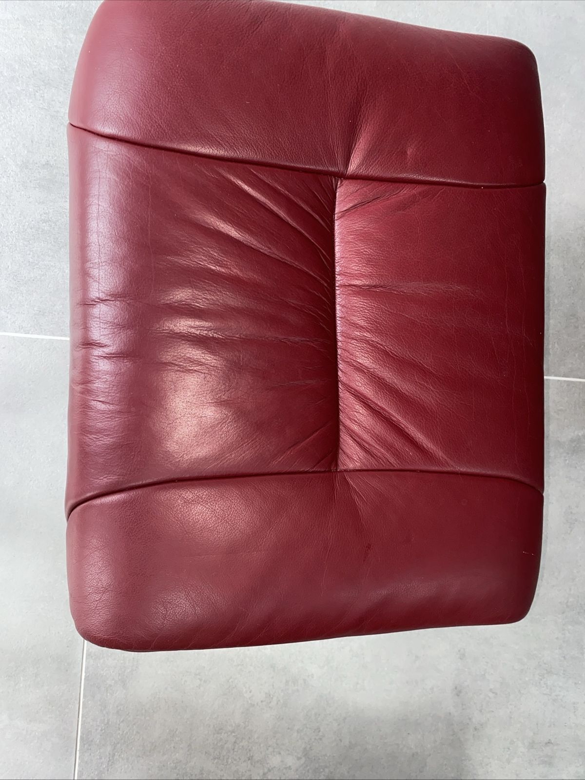 photo vinterior Vintage Danish Somo A/C Red Leather Reclining Chair And Foot Rest