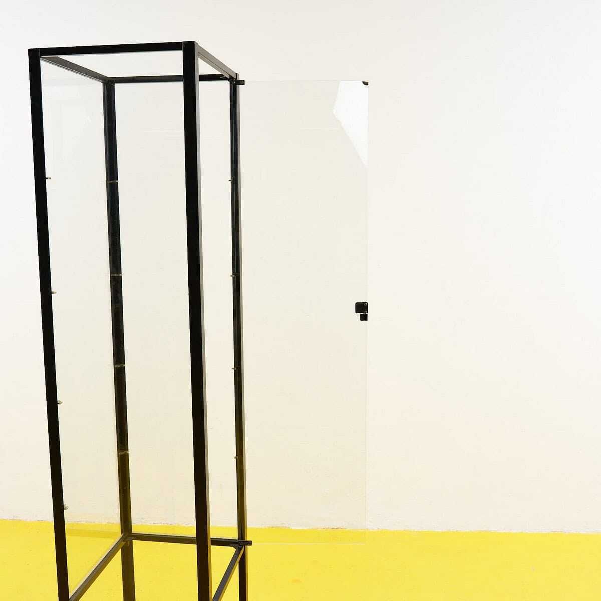 photo furniture Showcase With Transparent Metal Structure On 4 Sides