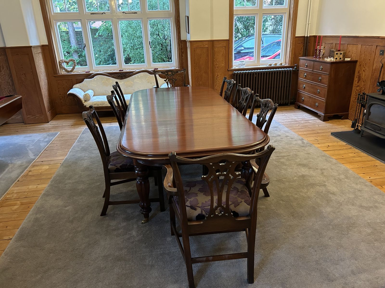 A Large Regency Reproduction Table In Excellent Condition With 8 Matching Chairs