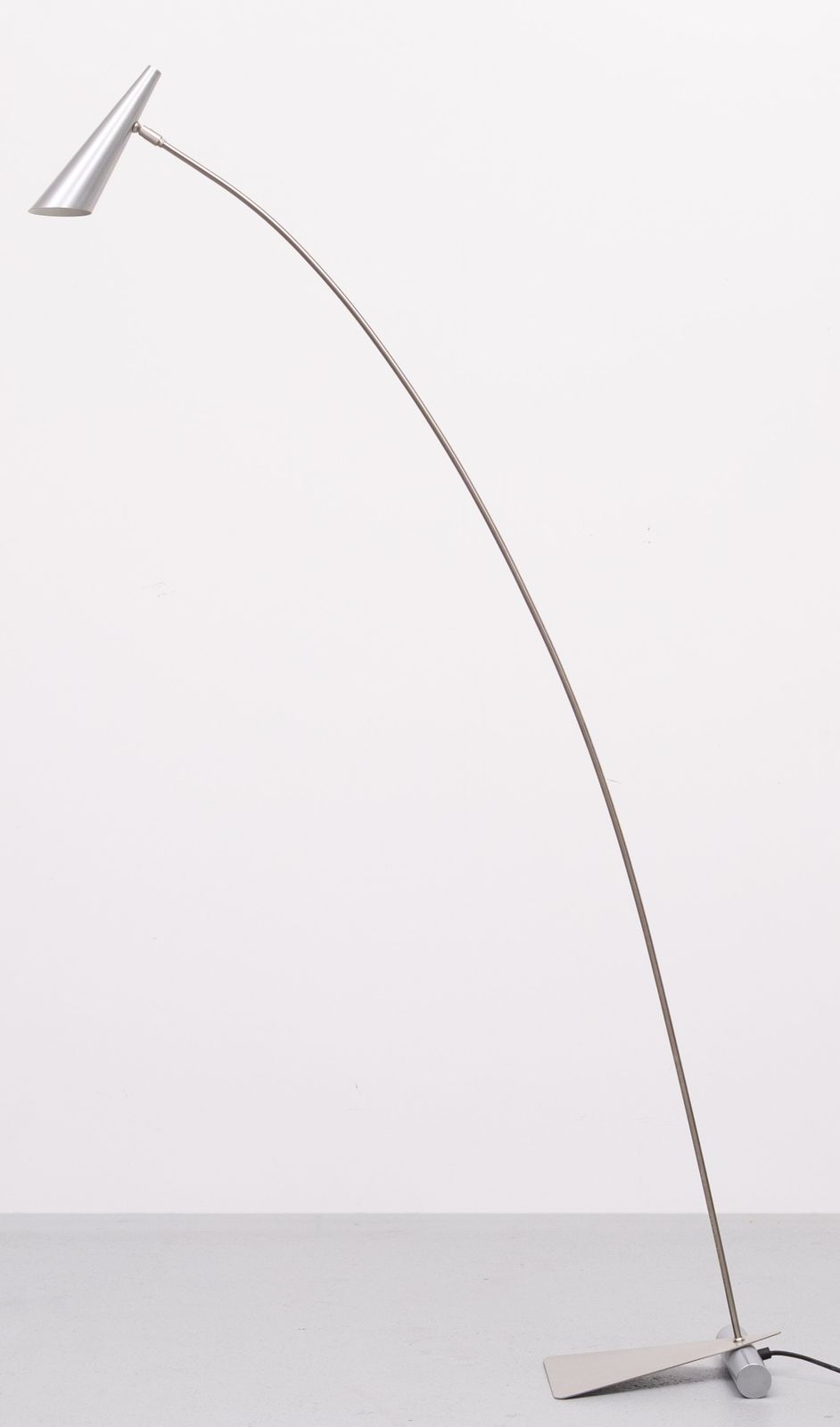 photo vinterior Hala Zeist Halogen Arch Floor Lamp 1980s Holland