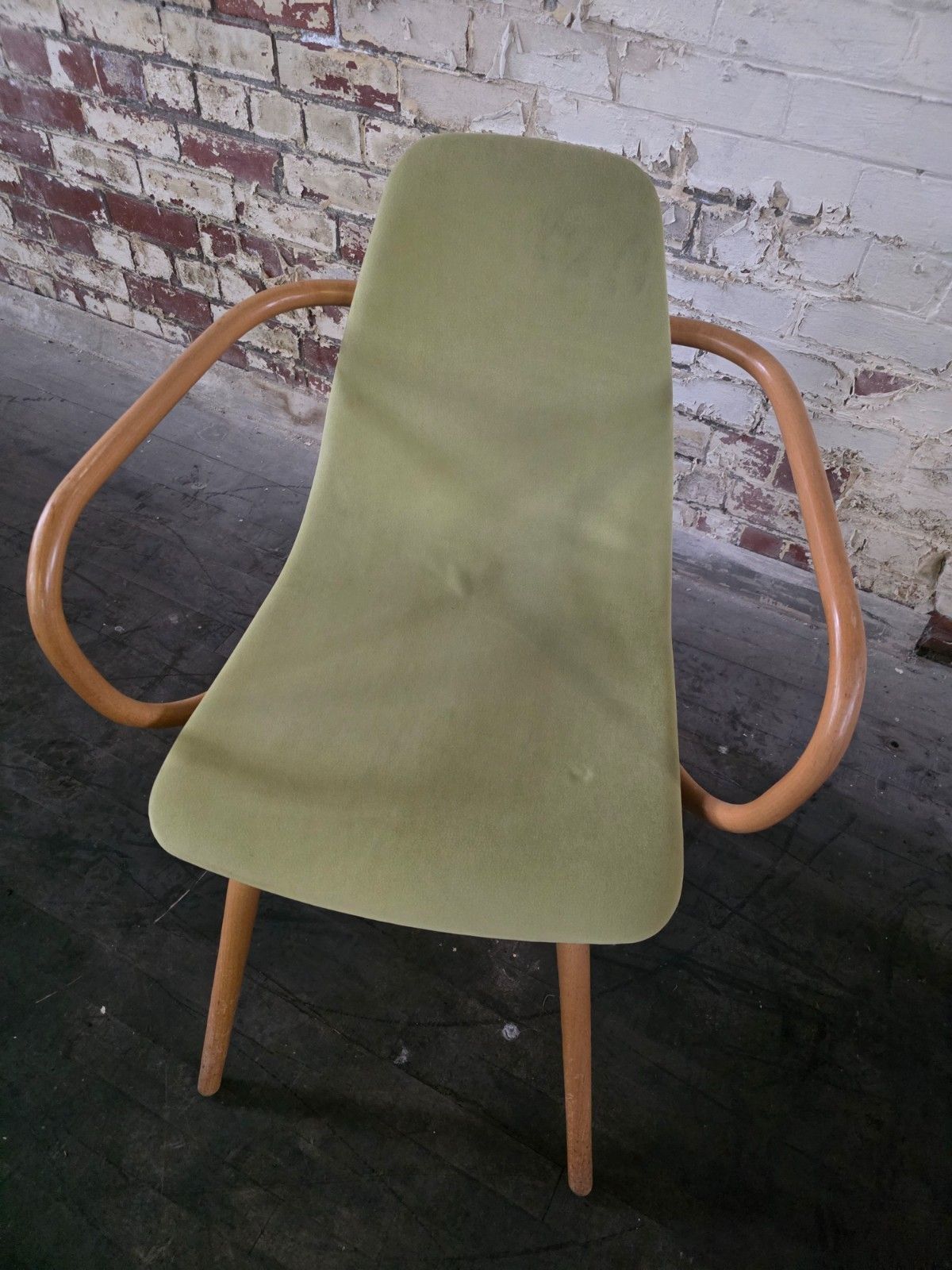 Furniture A Pair Of Ton Bentwood Armchairs photo