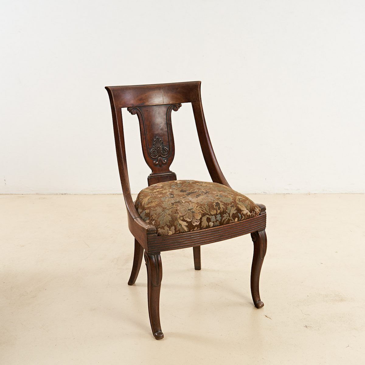 Primi 800 Gondola Chair, 1800s