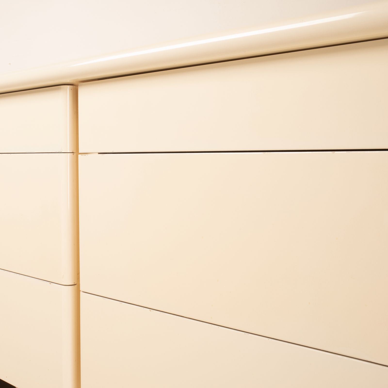 photo furniture "Alanda" Chest Of Drawers By Paolo Piva For B&B Italia