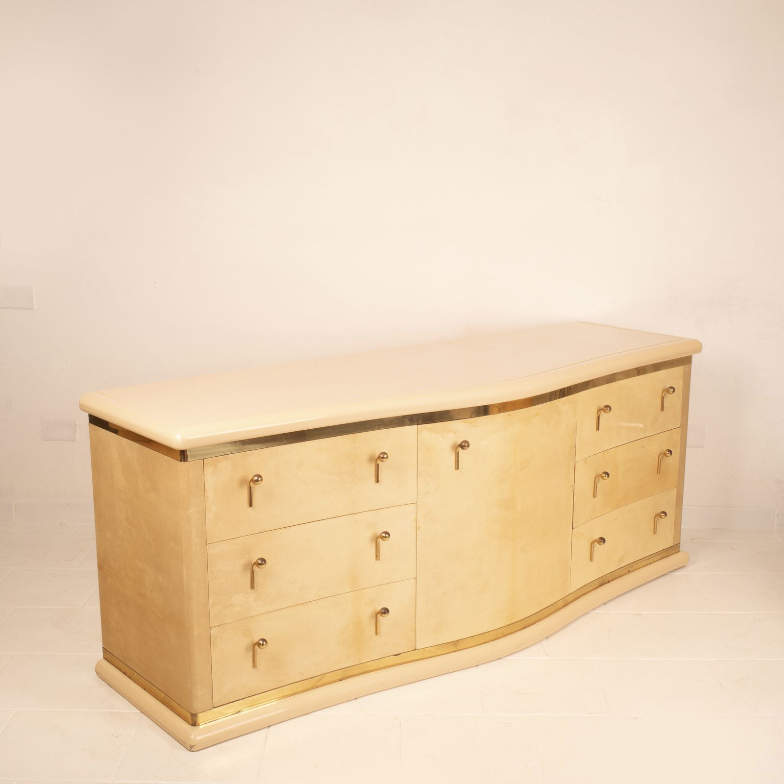 Curved Parchment Cabinet "Neptune" By Luciano Frigerio For Frigerio Di Desio photo Furniture