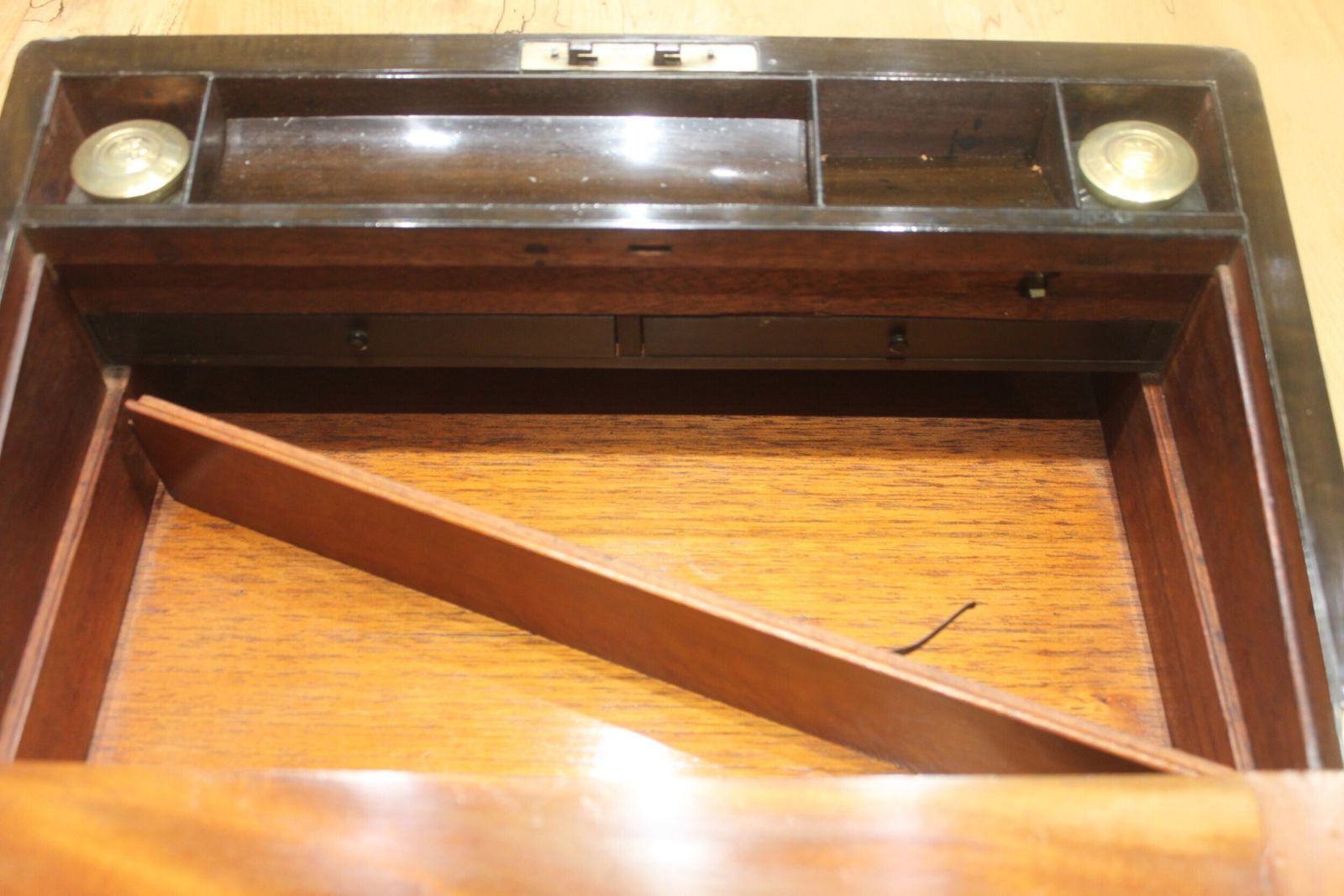 photo vintage Victorian Figured Walnut Writing Slope With Bramah Lock And Keys And Secret Drawers