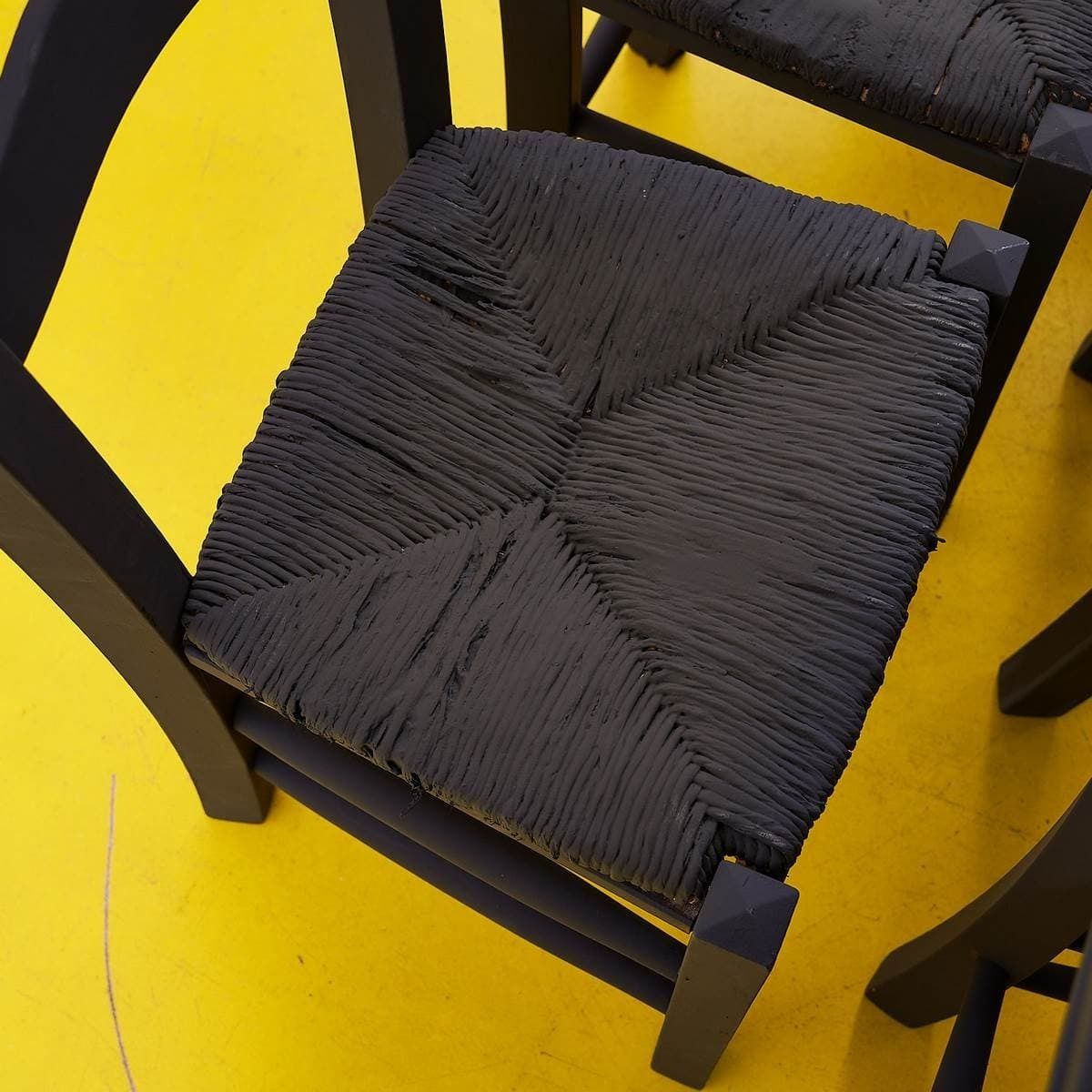 photo furniture Elegant 9 Piece Black Wooden Chairs