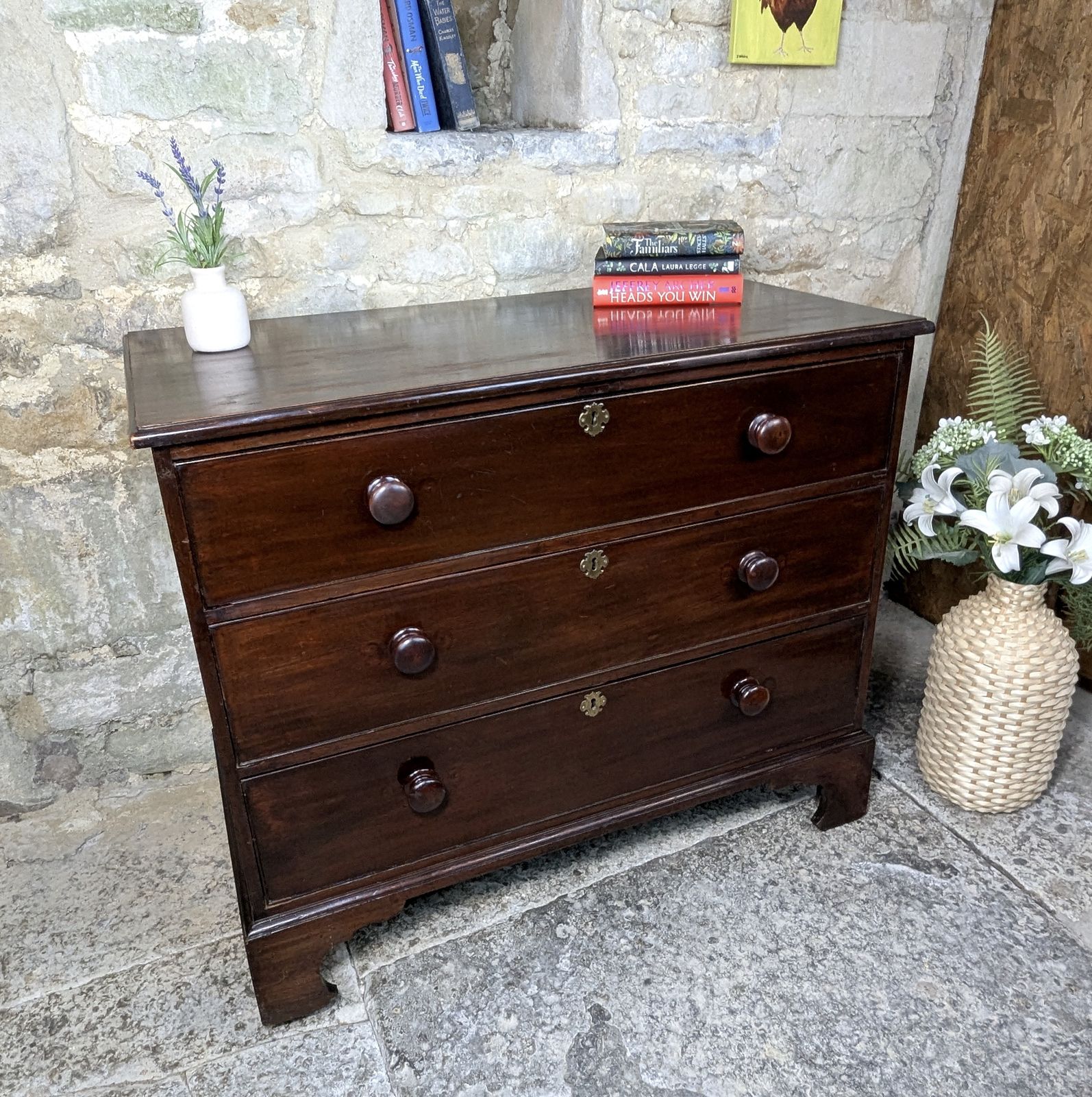 Georgian Mahogany Chest Of Drawers   3 Drawers photo vinterior