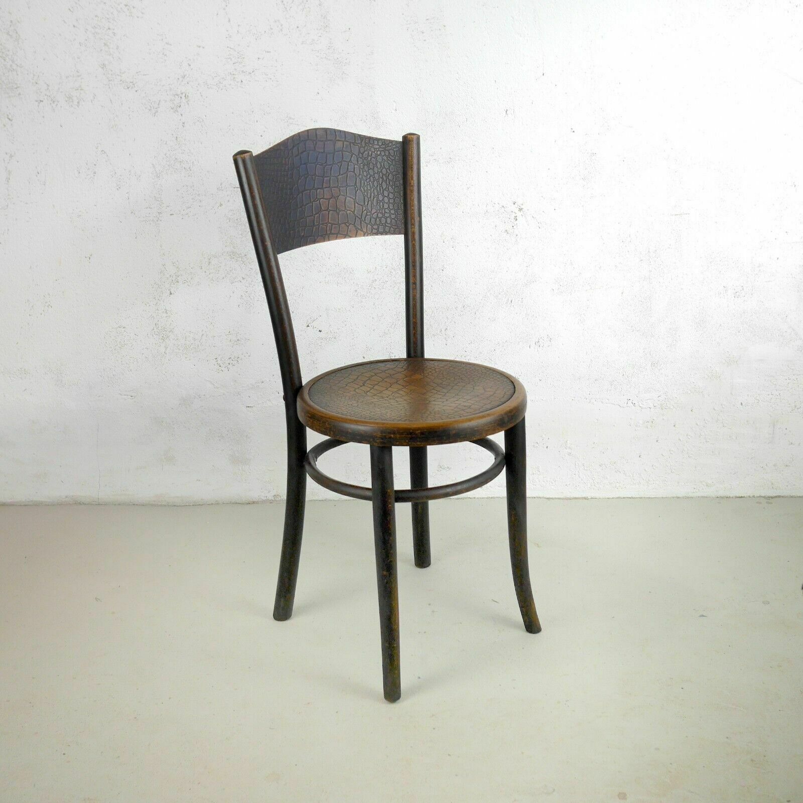 Antique Crocodile Bentwood Embossed Chair Fischel Model 255 Thonet #102679