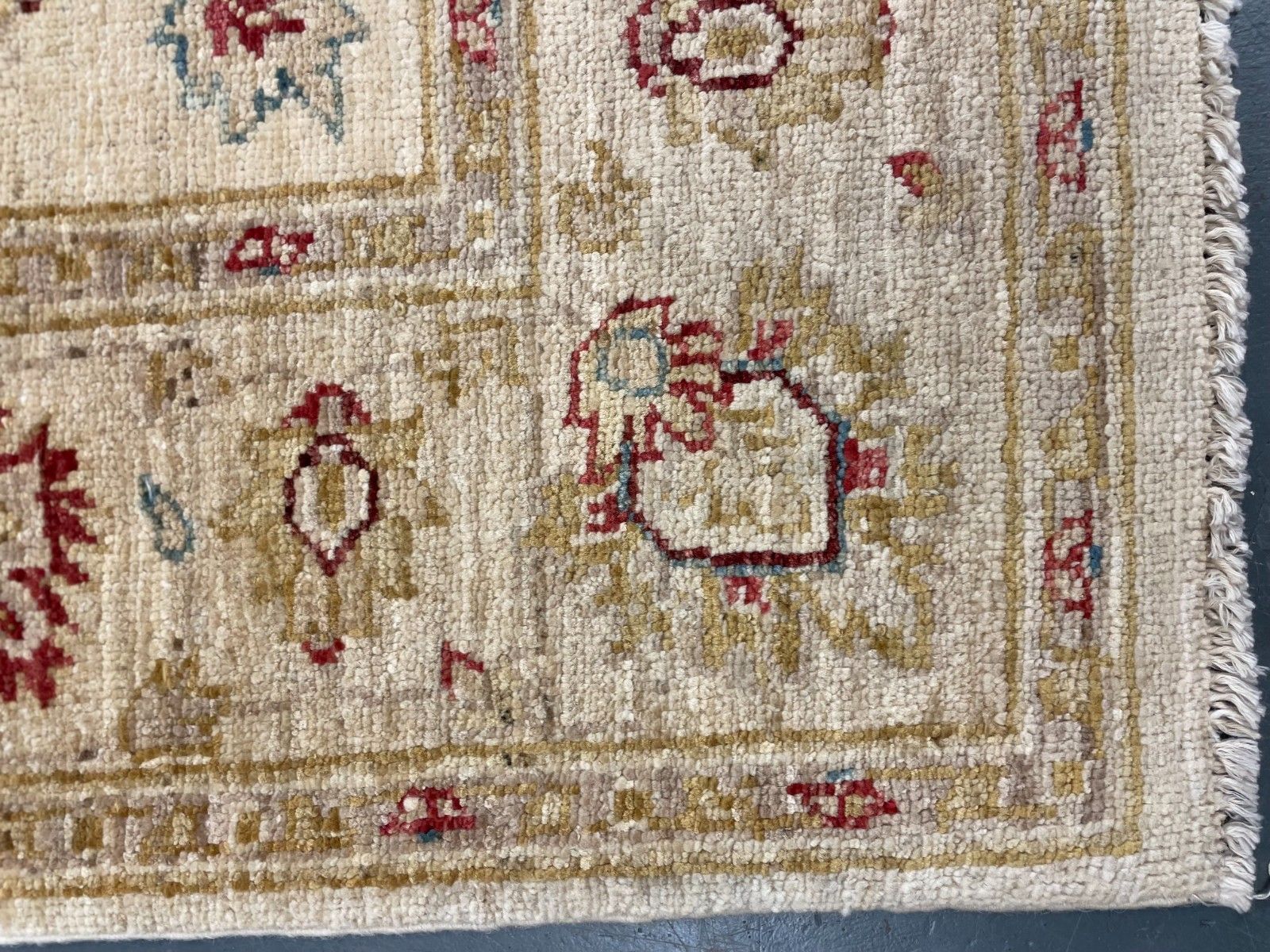 Cream Wool Area Rug, Handwoven Floral Carpet, Traditional Decor 190x128cm photo for sale