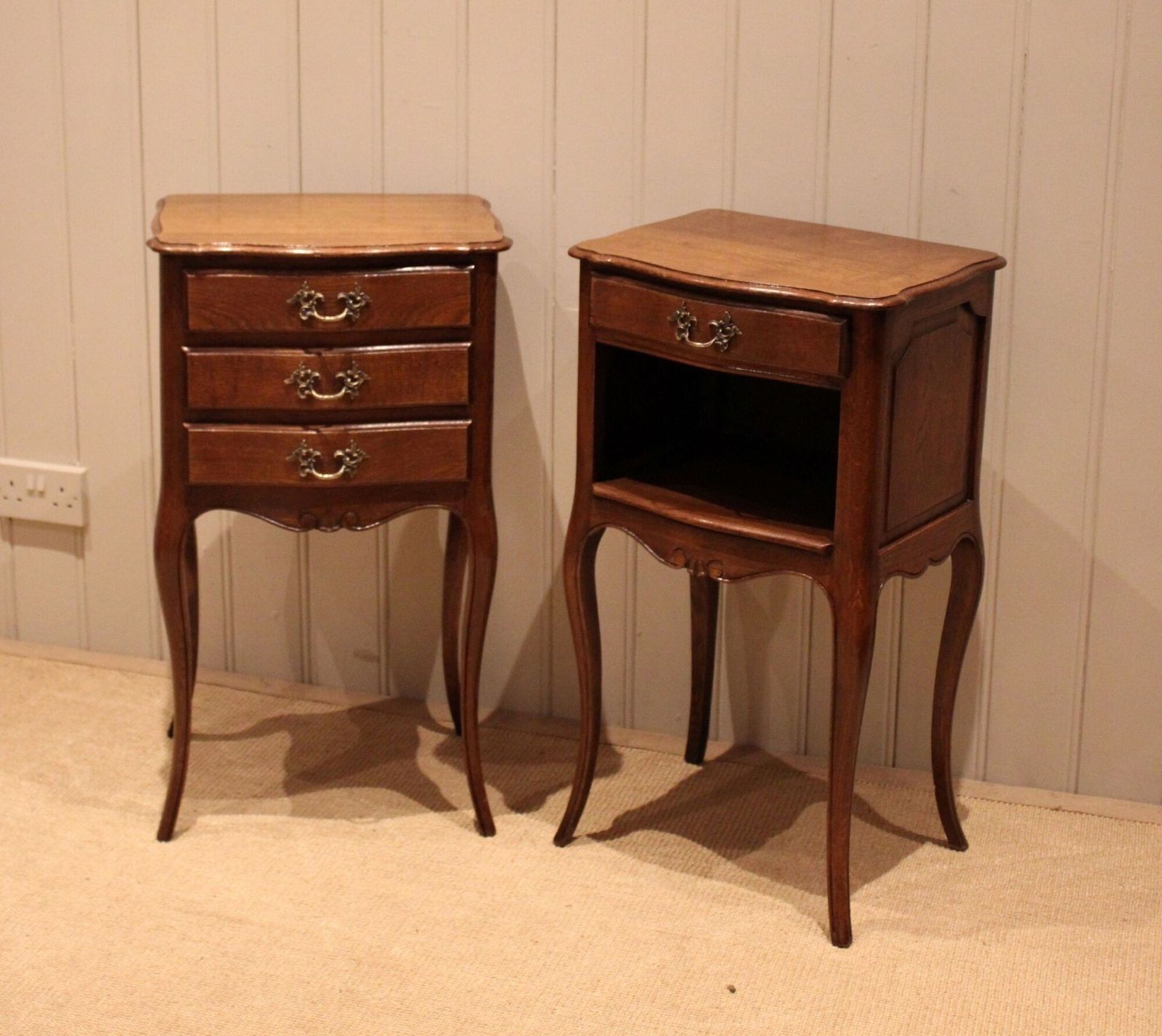 Pair Of French Oak Bedside Cabinets photo vinterior