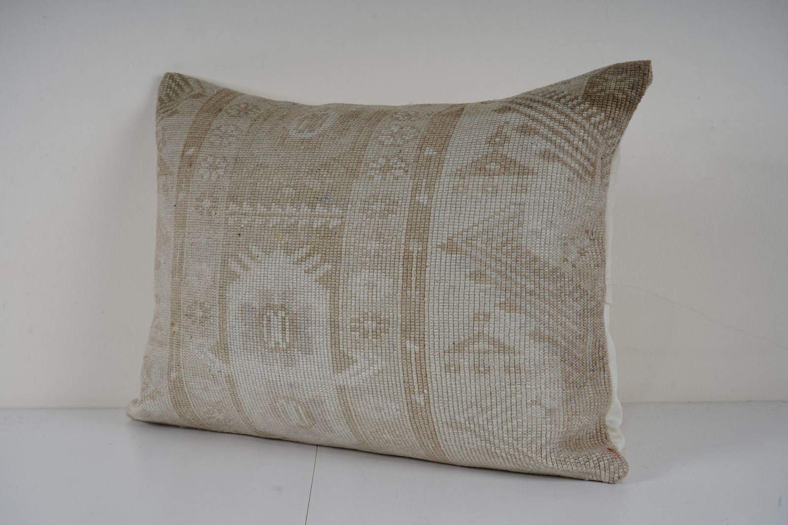 Pillow Cover, Oushak , Decorative Kilim Pillow photo furniture