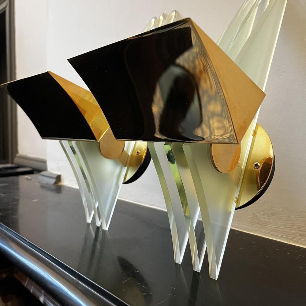 Hollywood Regency Wall Lights In Gilded Brass Bases, 1970, Set Of 2 photo vinterior