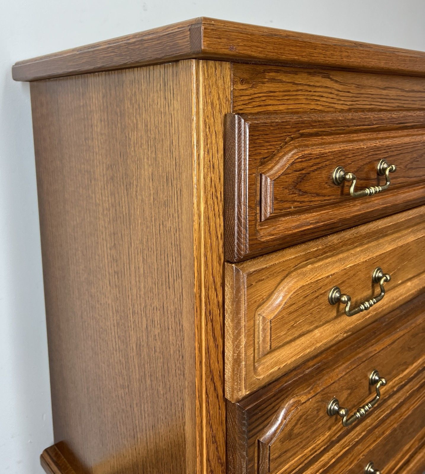 photo furniture Chest Of Drawers Vintage French 4 Drawers Cabinet With Brass Handles Lot 4473