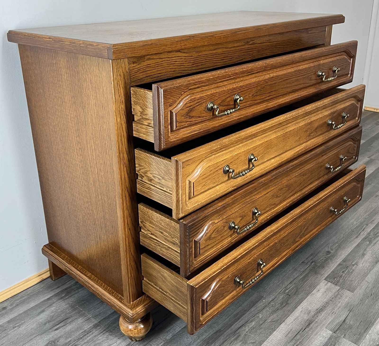 photo vintage Chest Of Drawers Vintage French 4 Drawers Cabinet With Brass Handles Lot 4473