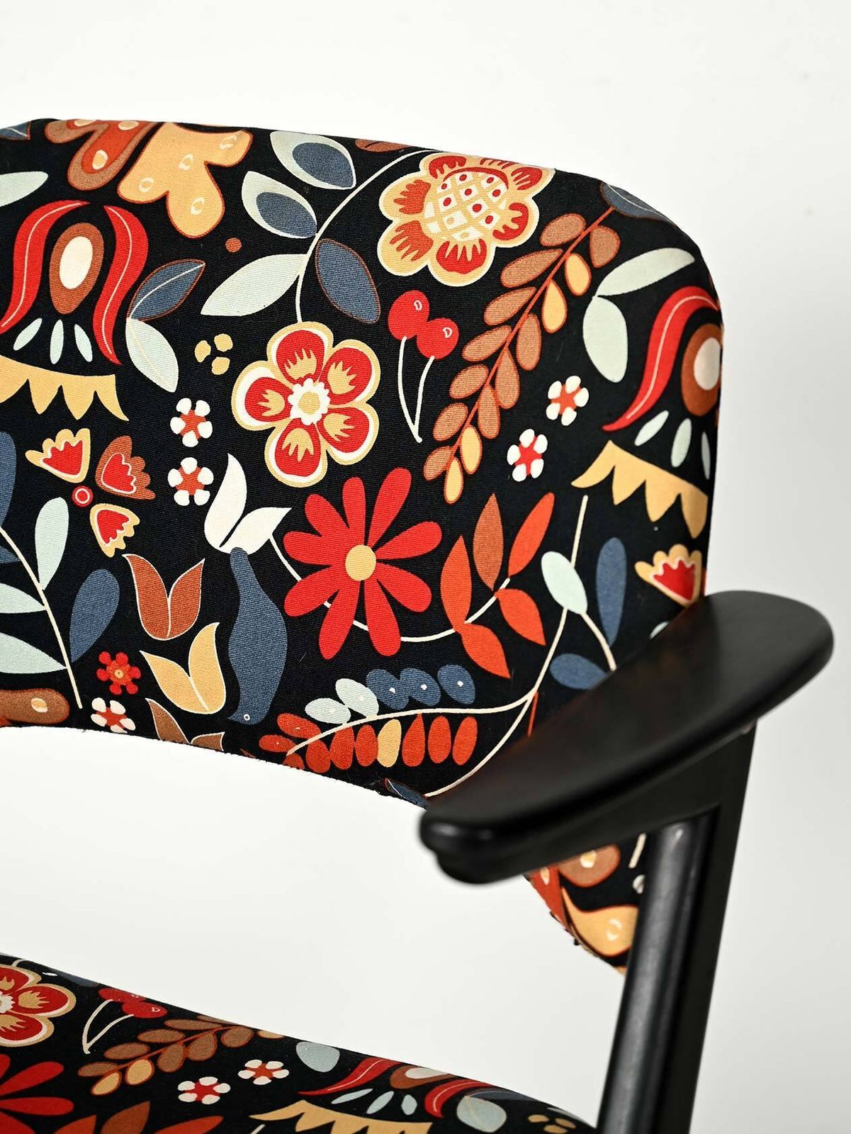 Paar Fauteuils "Triv" Van Bengt Ruda Met Bloemmotief Bekleding photo 1280.0