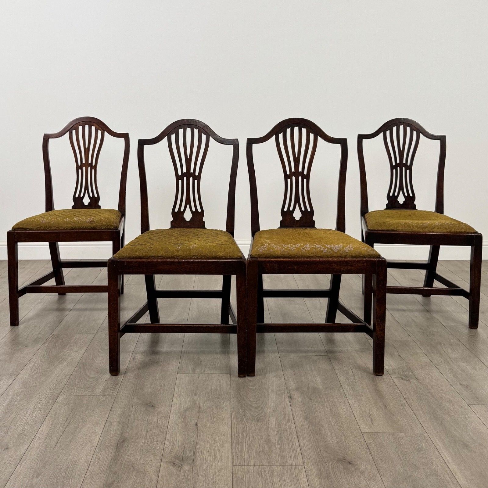Antique 18th Century Set Of 4 Mahogany Dining Chairs