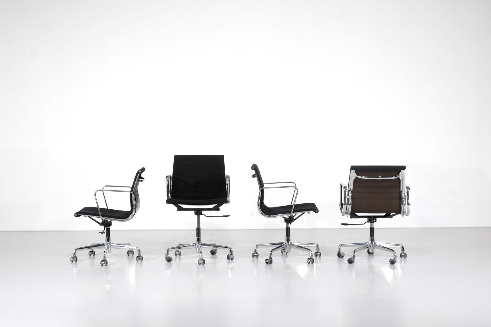 Set Of Armchairs For " Ea 117 " Charles Ray Eames For Icf USA 1969. photo 4750.0