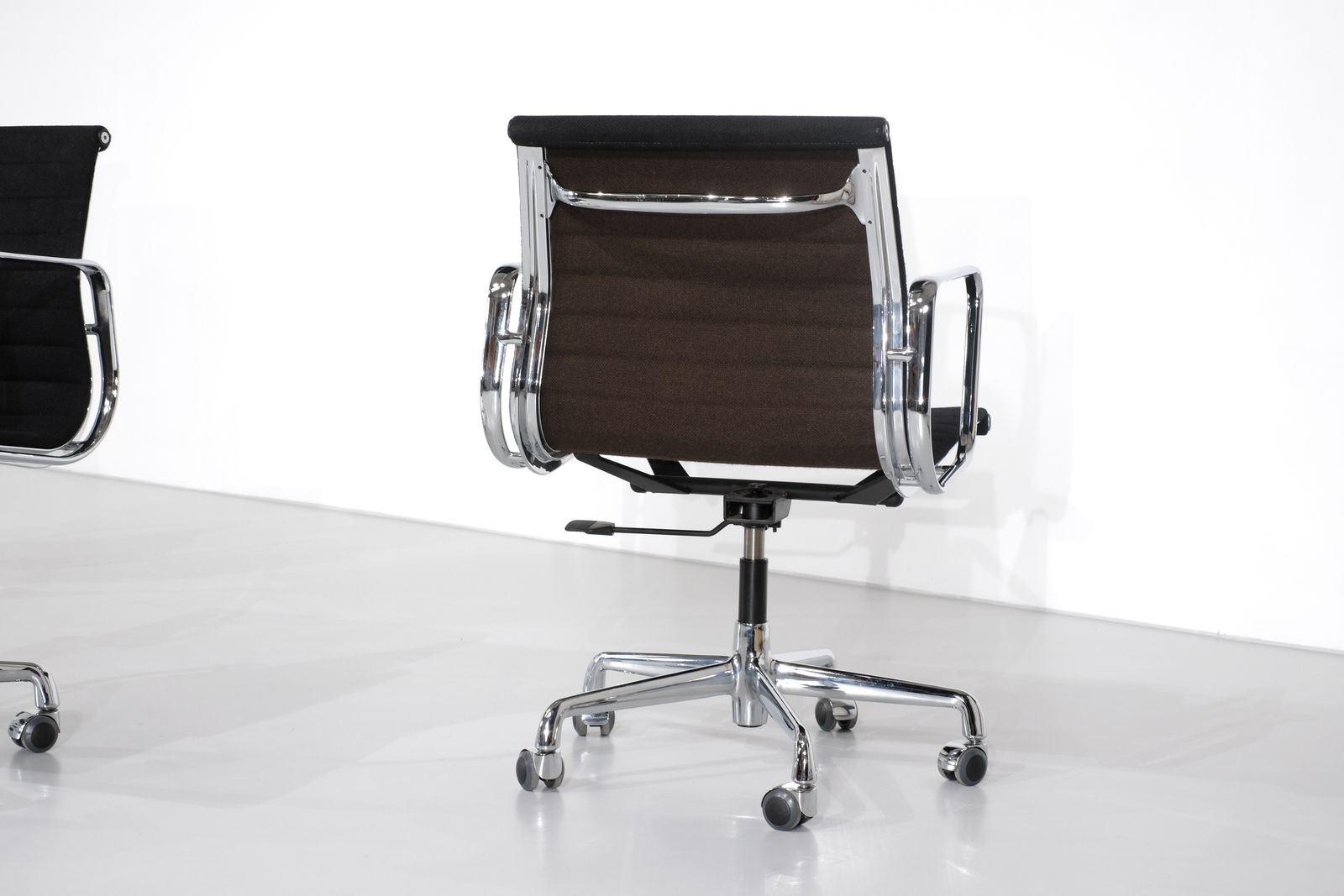 Set Of Armchairs For " Ea 117 " Charles Ray Eames For Icf USA 1969. photo vintage