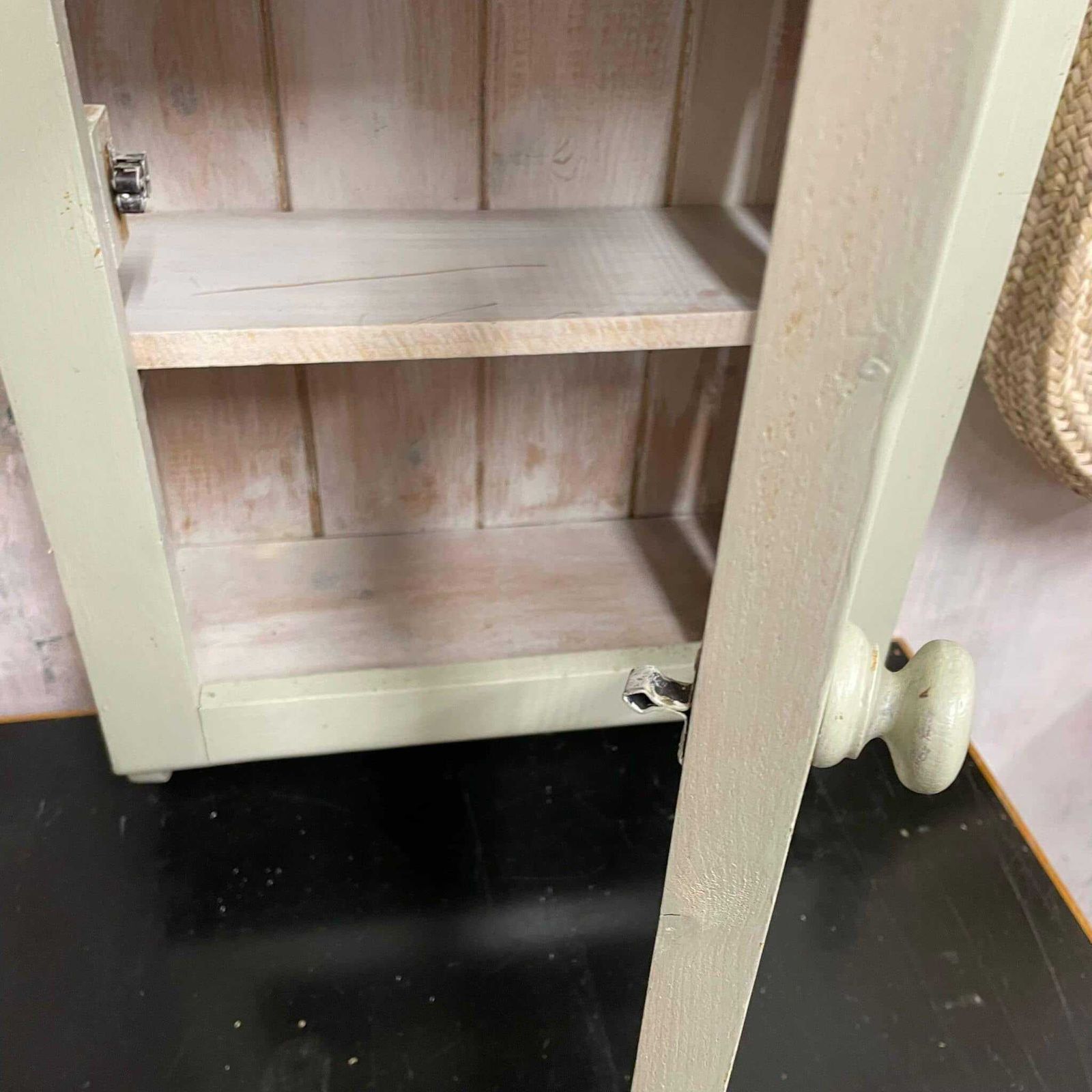 photo furniture Painted Shabby Chic Kitchen Wall Cupboard 2 Shelves Chicken Wire Door