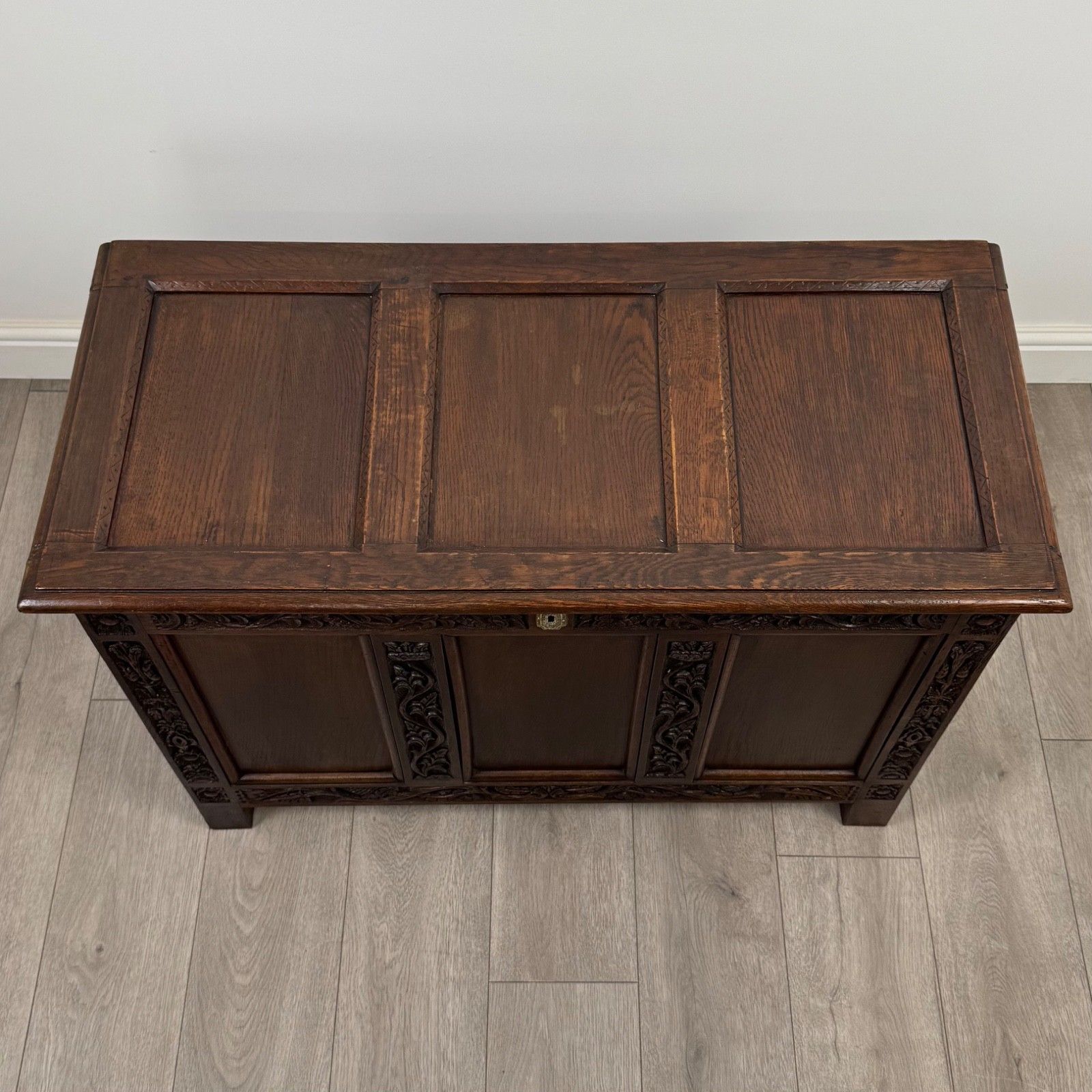 photo furniture Antique 19th Century Good Quality Carved Oak Coffer