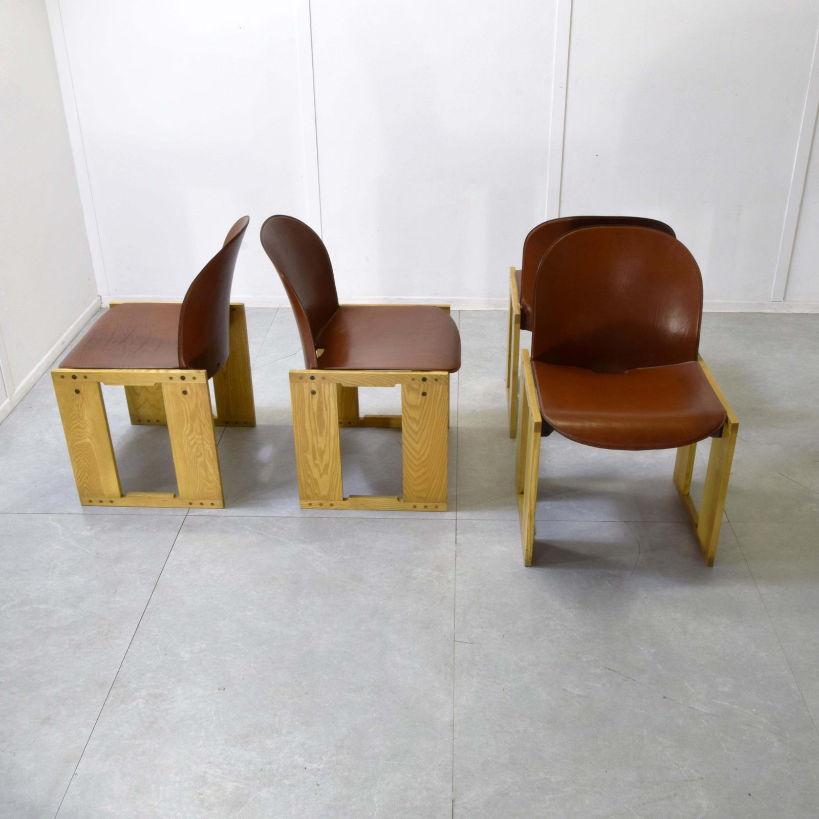 photo furniture Afra Tobia Scarpa Dialogo Set Of Four Dialogo Chairs 1970s.