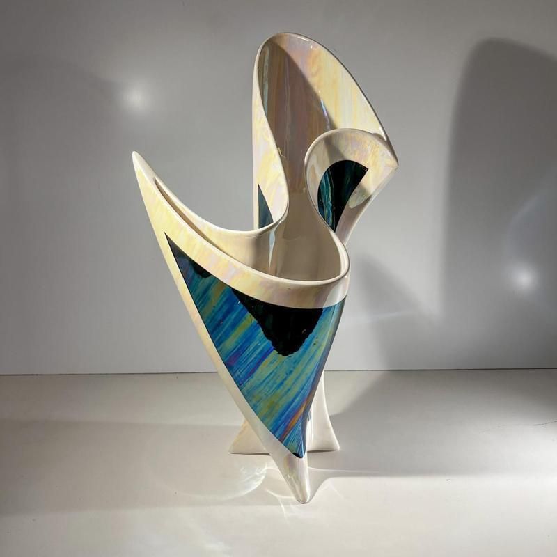photo furniture Sculpturaal Iriserende Keramische Vaas, Jaren 1960–1970
