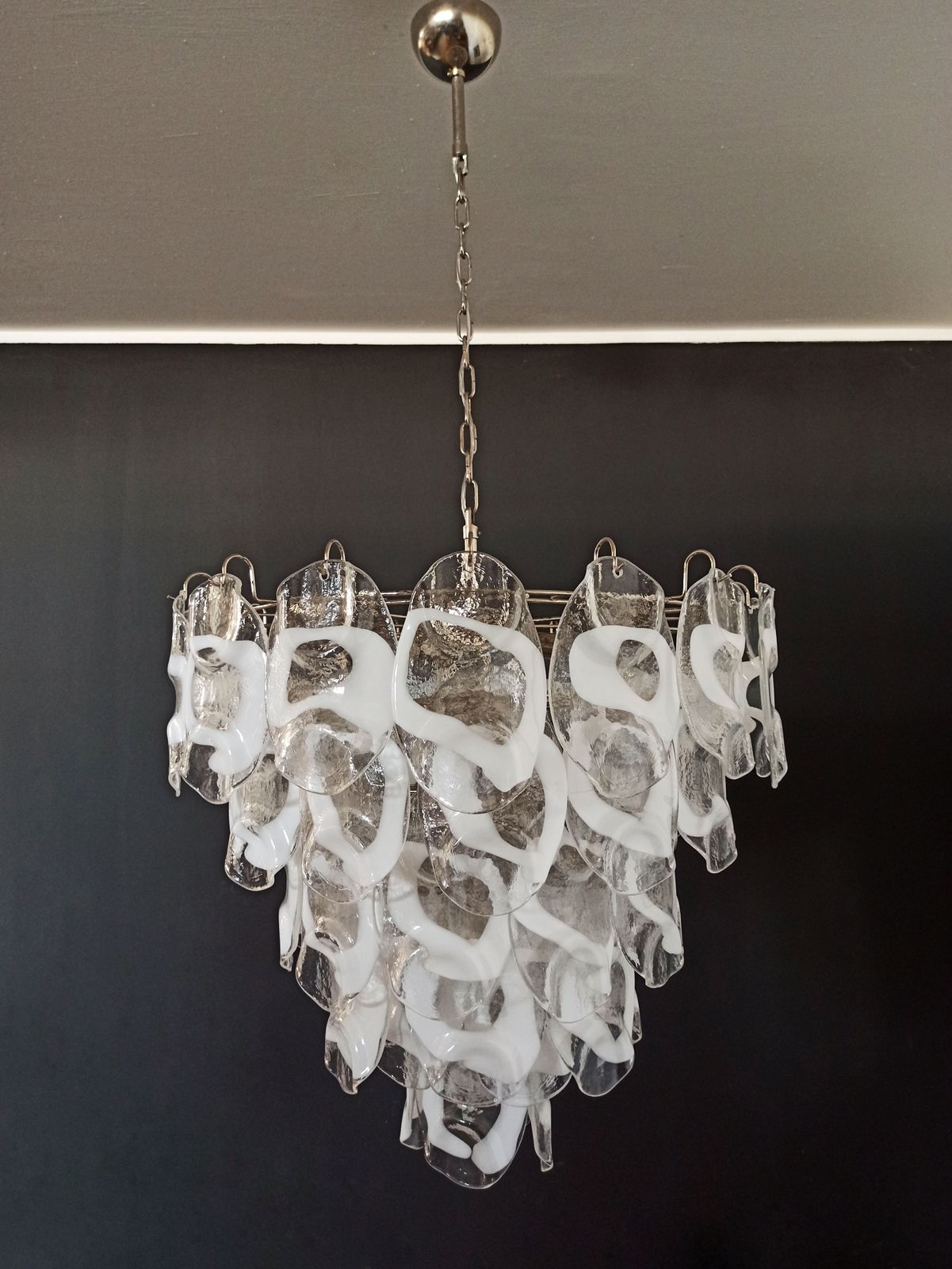 photo vinterior Huge Vintage Italian Murano Chandelier Lamp By Vistosi   57 Glasses