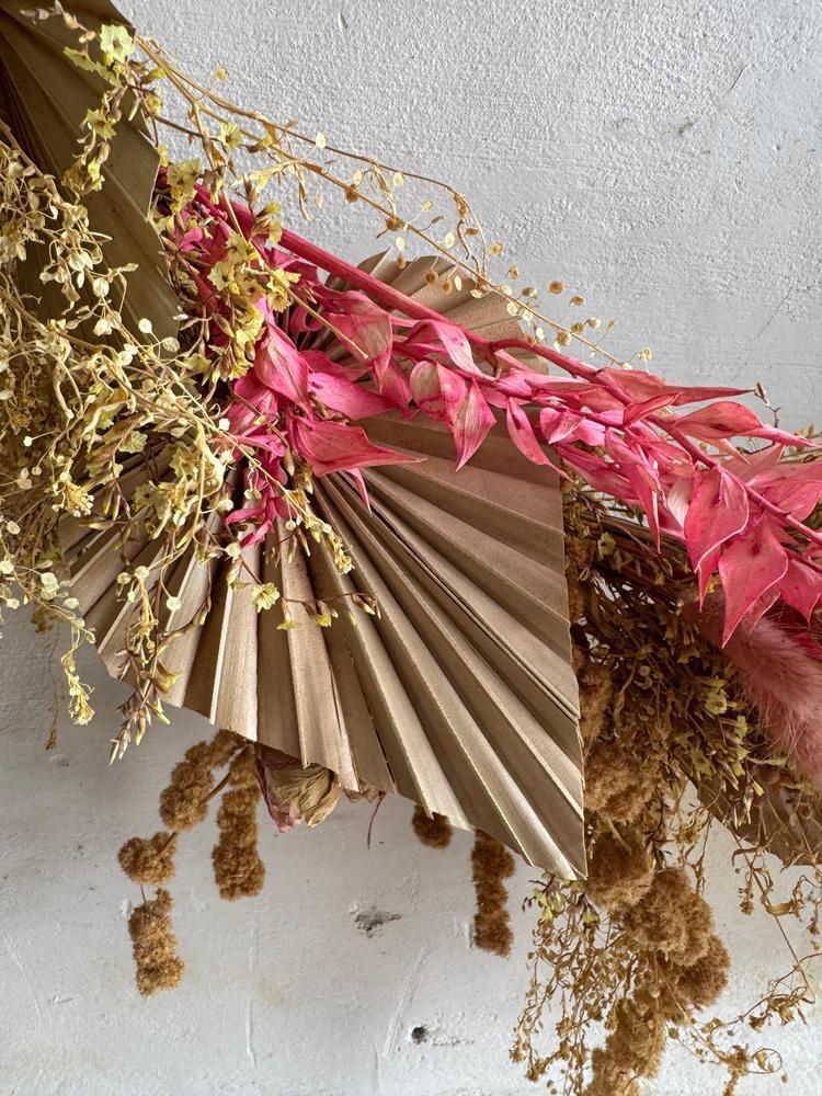 Large Dried Flower Wall Wreath With Bird Detail photo vinterior