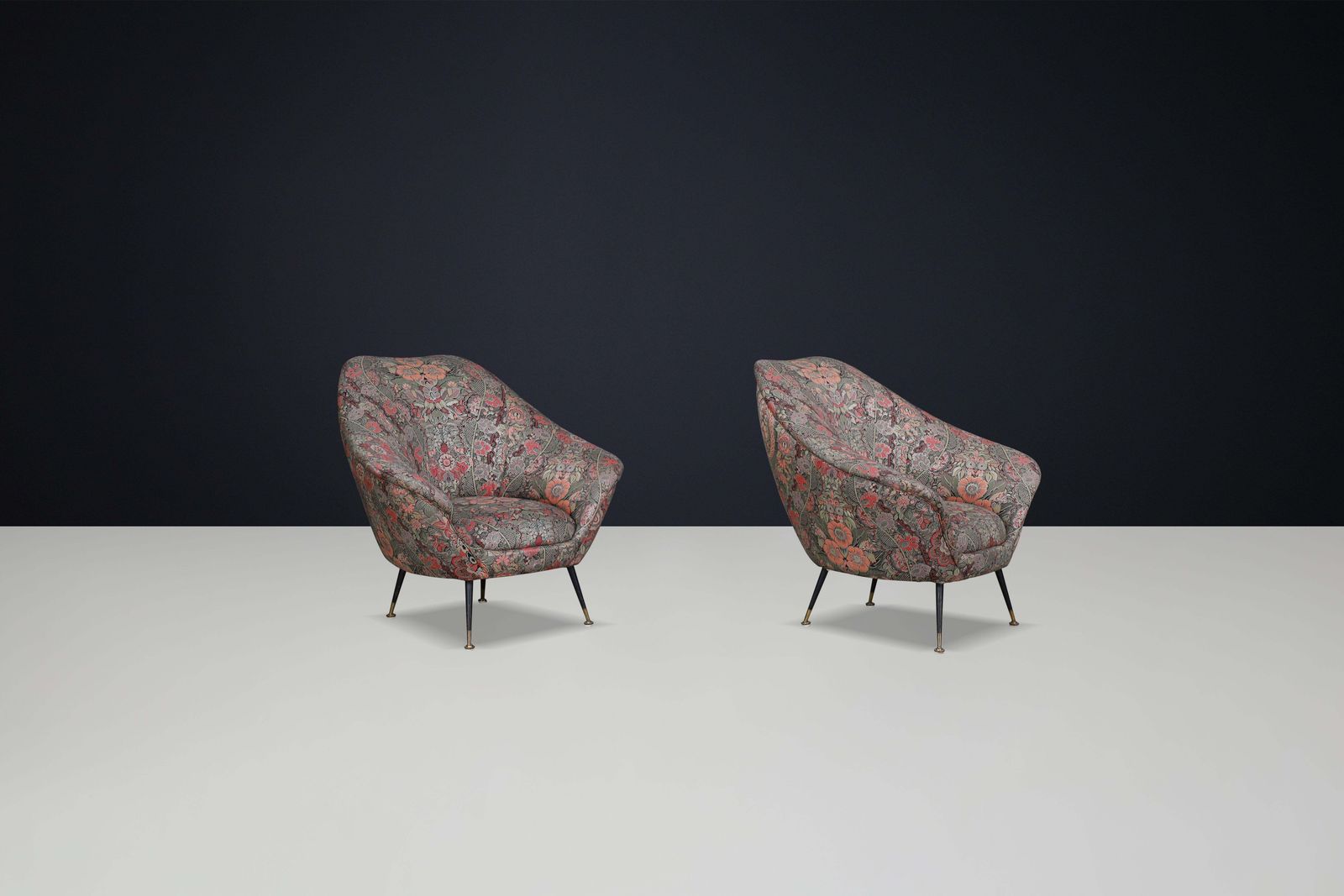 Federico Munari Armchairs In Original Floral Upholstery With Brass Feet. photo Furniture