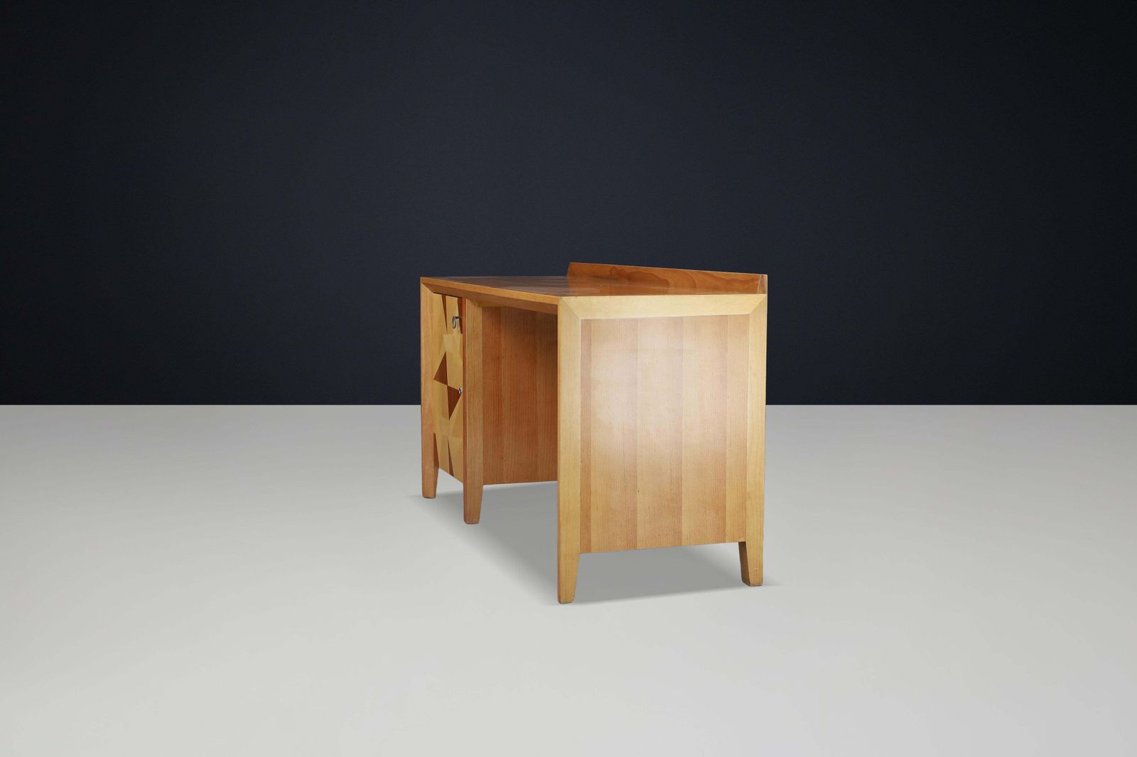 Giovanni Michelucci Geometric Inlaid Wood Desk, Italy, 1970s photo vinterior