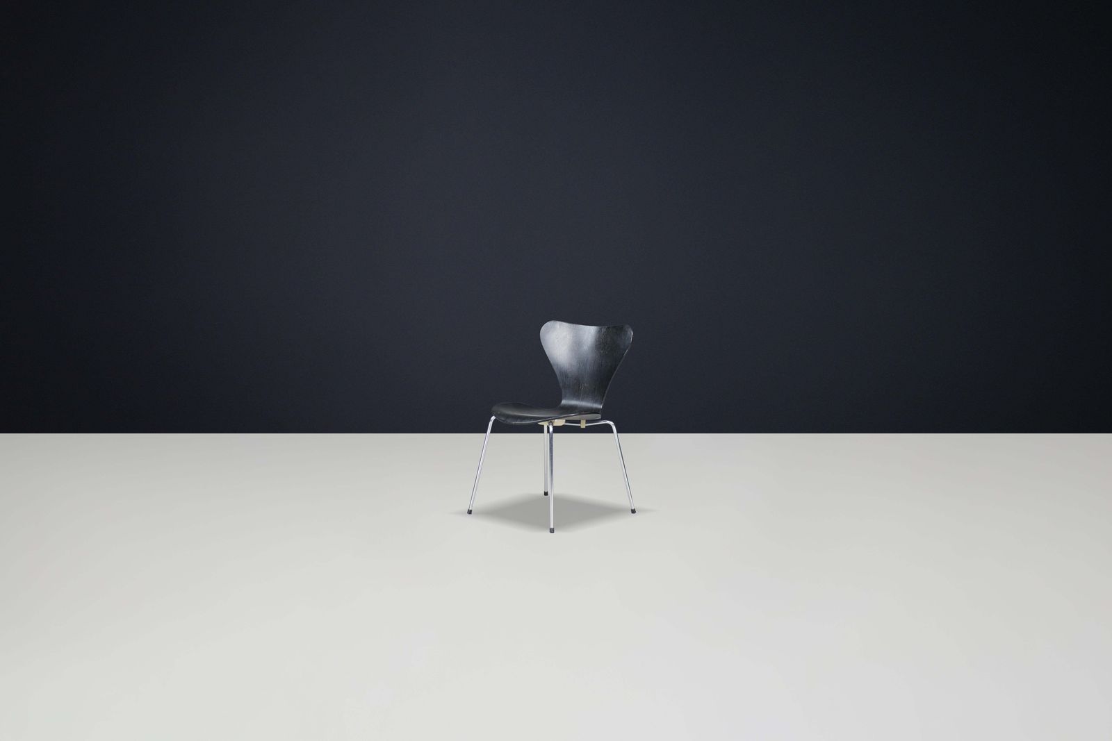 Scandinavian Black Arne Jacobsen For Fritz Hansen 3107 Series 7 Dining Chair photo furniture
