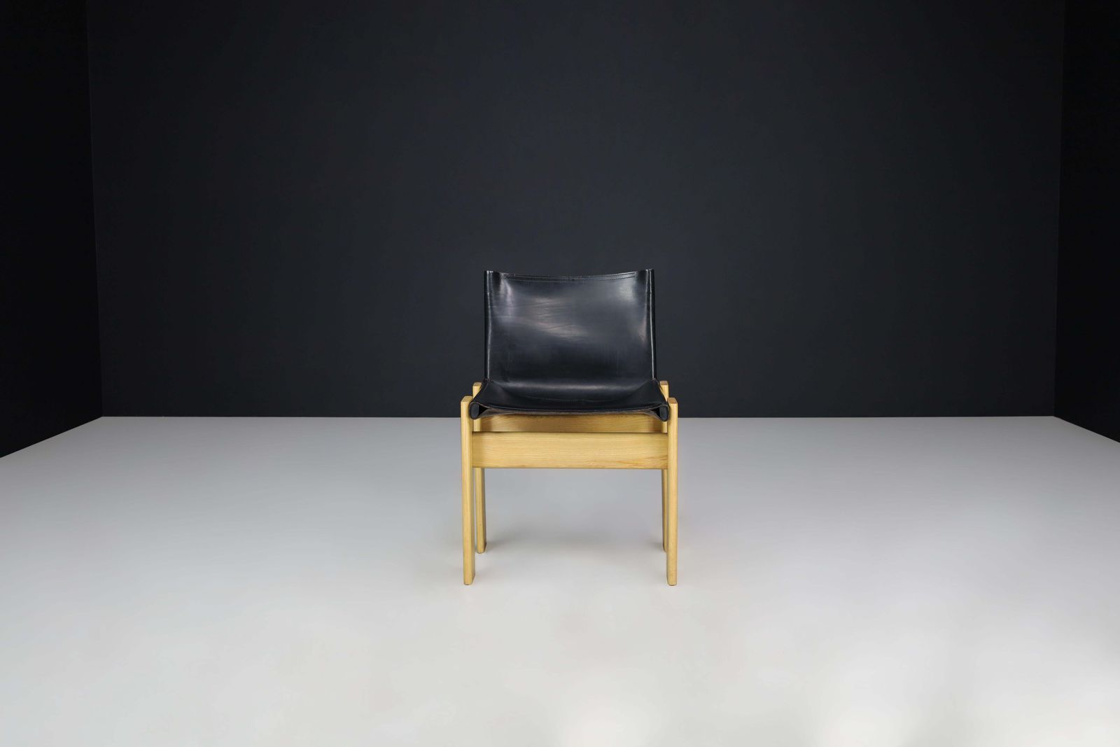 photo furniture Afra & Tobia Scarpa Black Leather "Monk" Dining Room Chairs For Molteni Set Of 4