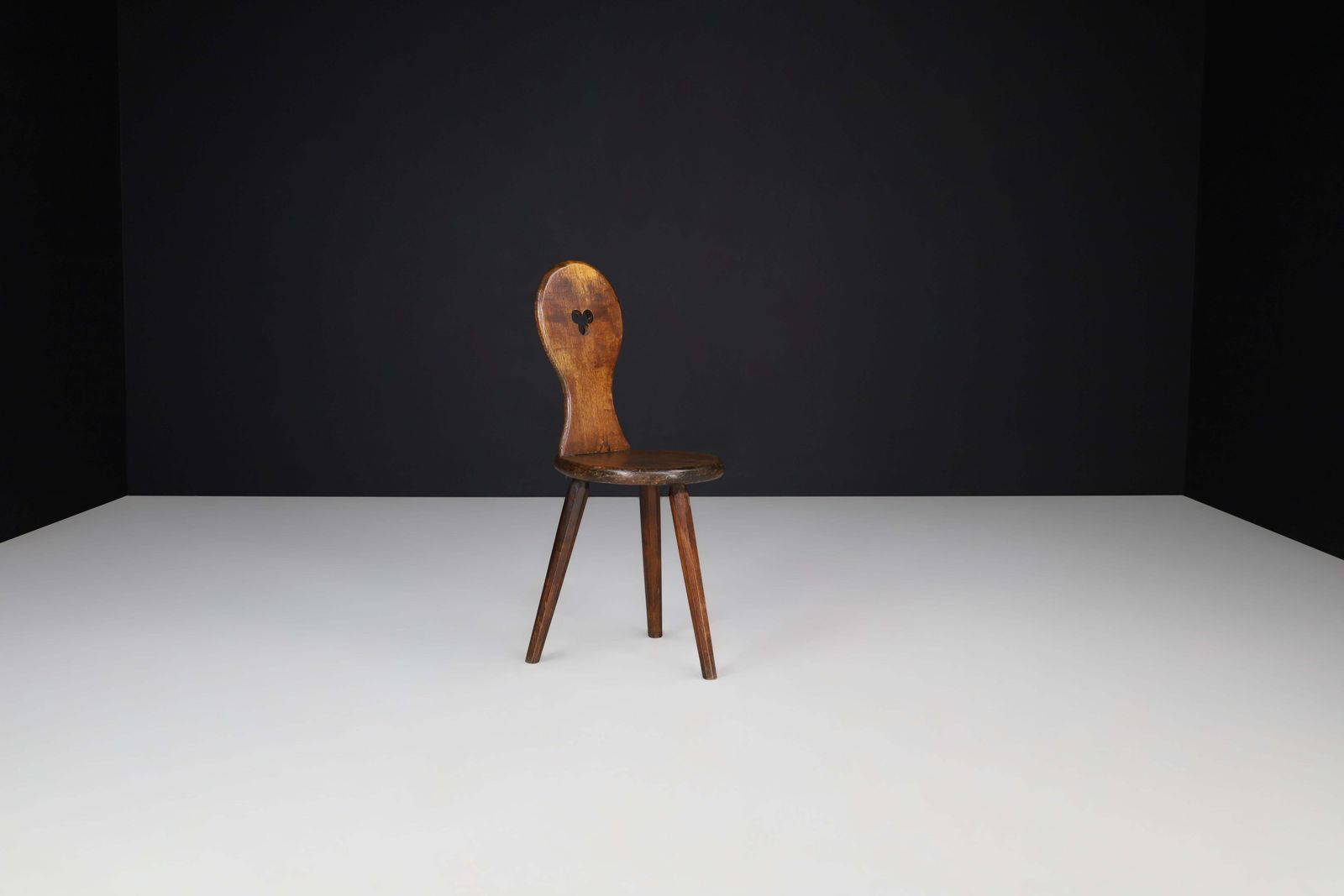 photo furniture Set Of 4 French Oak Alpine Tripod Chairs, 1950s