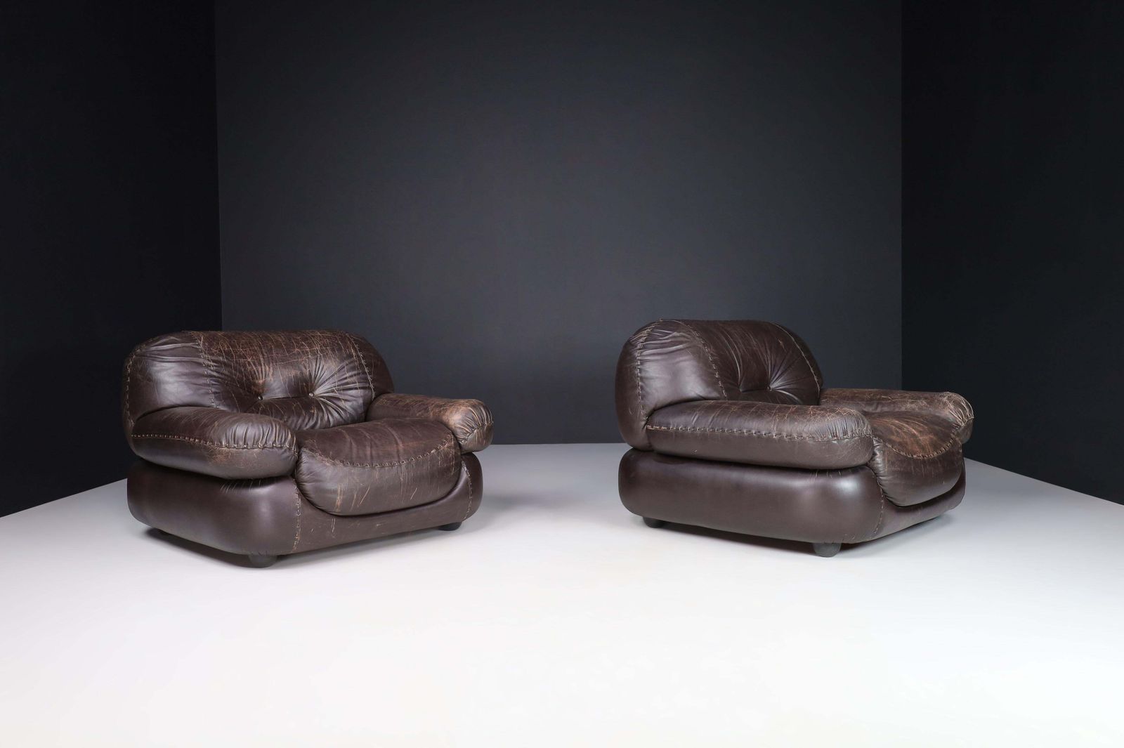 Couple Of Lounge Chairs In Patinated Brown Leather By Sapporo For Mobil Girgi photo vinterior