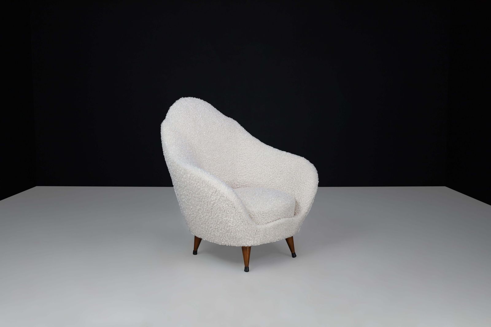 Furniture Federico Munari Lounge Chairs With Conical Feet And Teddy Upholstery, Italy 1940 photo