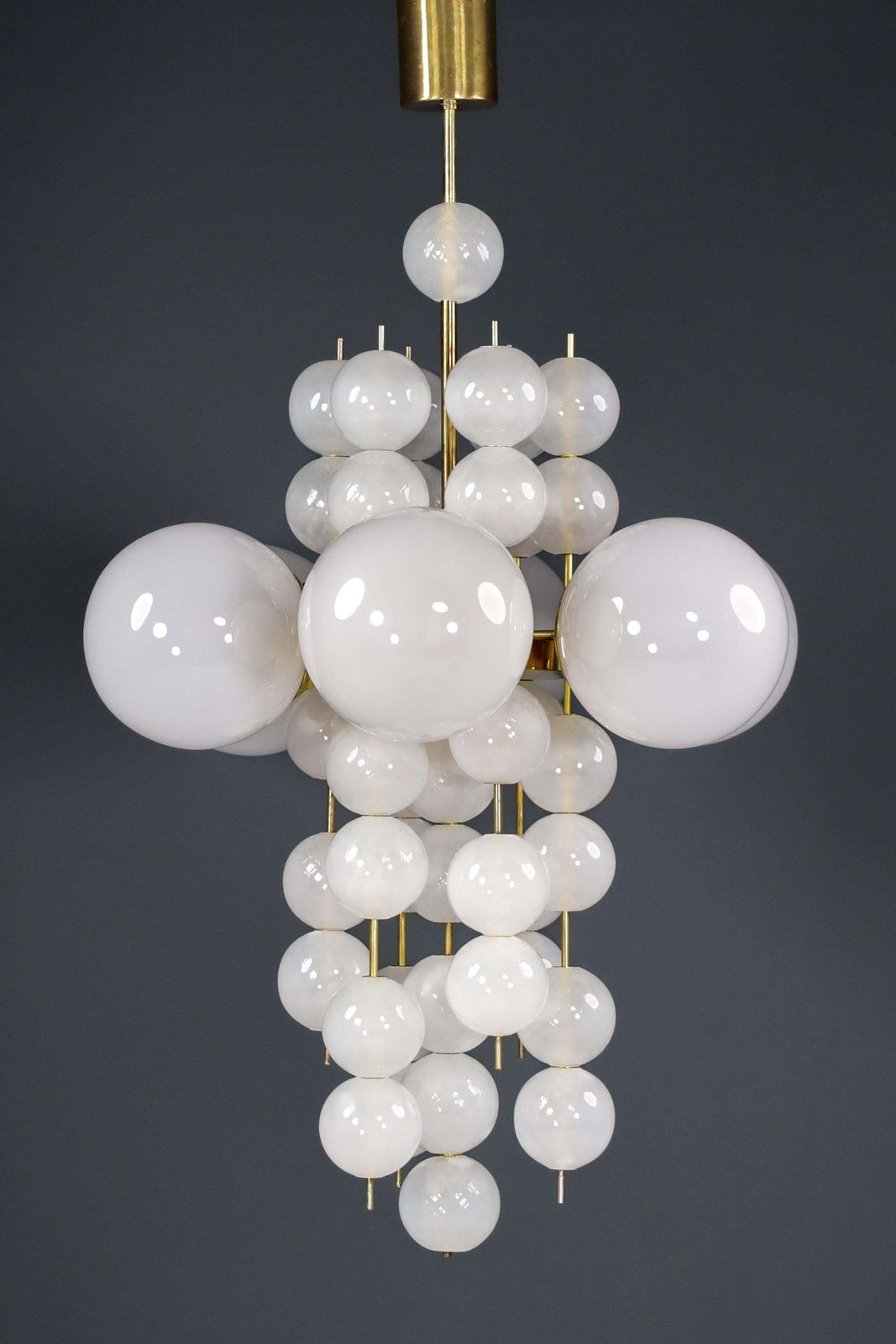 photo vinterior Xl Hotel Chandelier With Brass Fixture And Hand Blowed Frosted Glass Globes