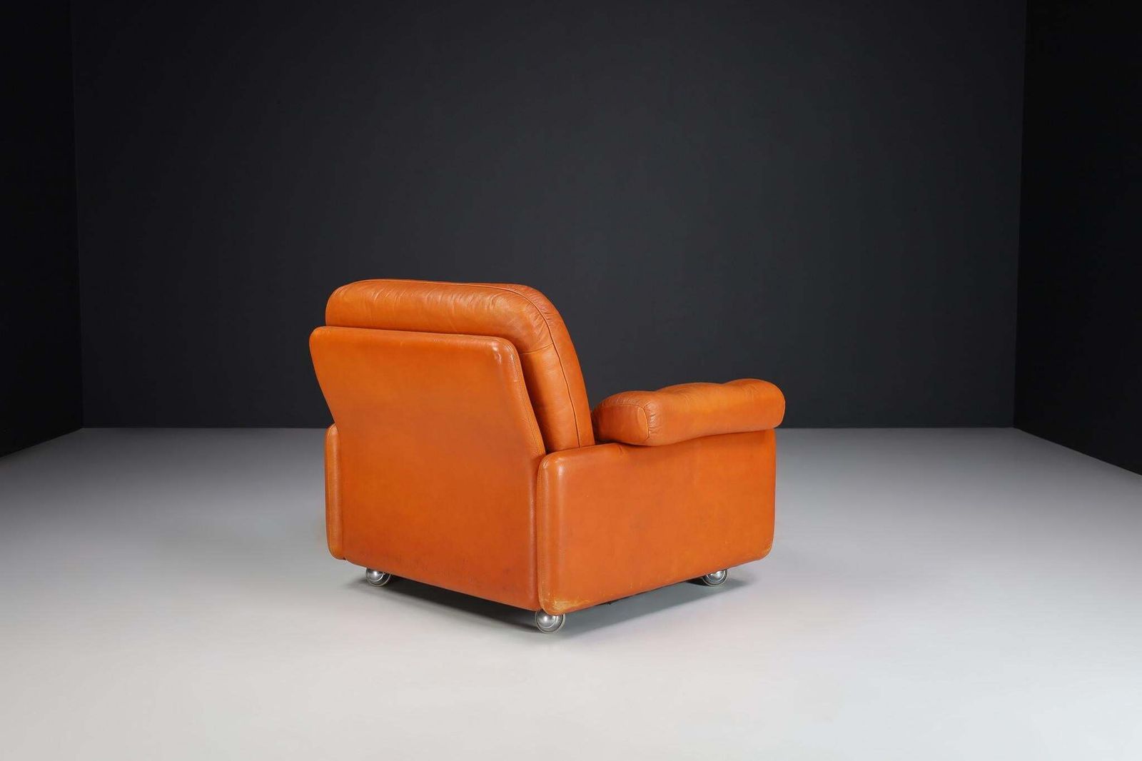 Set Of Two Mid Century Modern Leather Armchairs, Germany, 1960s photo vintage