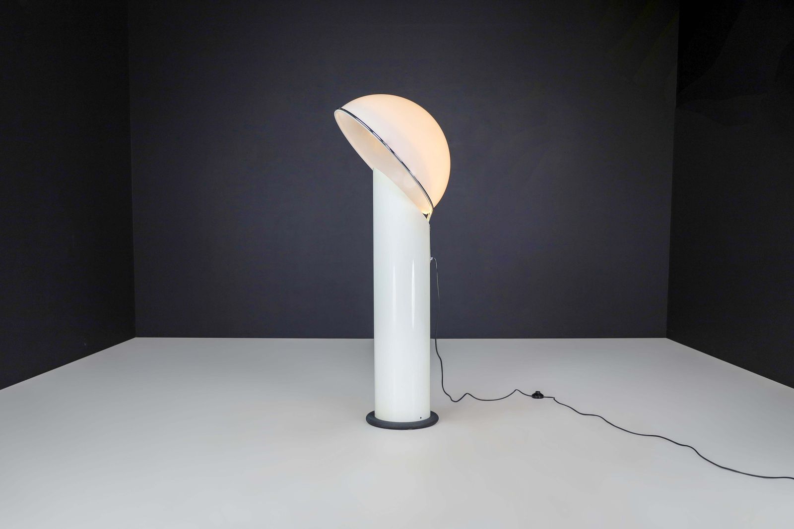 photo vinterior Ennio Chiggio Floor Lamp For Lumenform, Italy 1973.