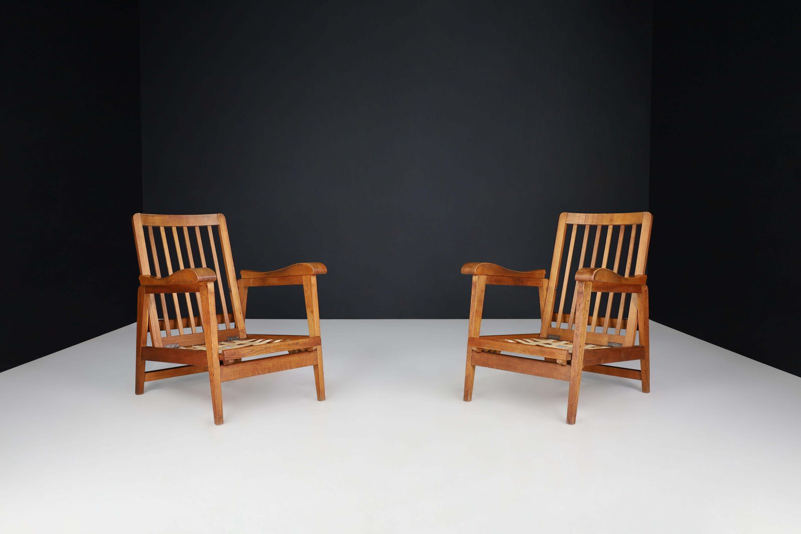 photo furniture Brutalist Sculptural Adjustable Lounge Chairs In Oak And Teddy Upholstery France