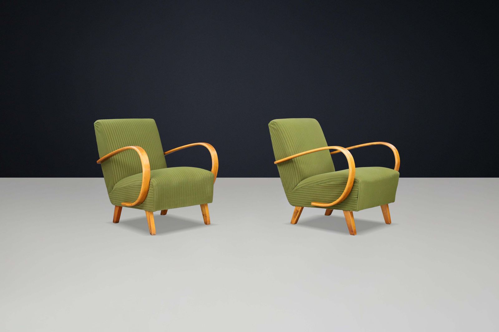 Pair Of Jindřich Halabala Bentwood Armchairs, Prague, 1940s In Green Fabric photo 2924.0