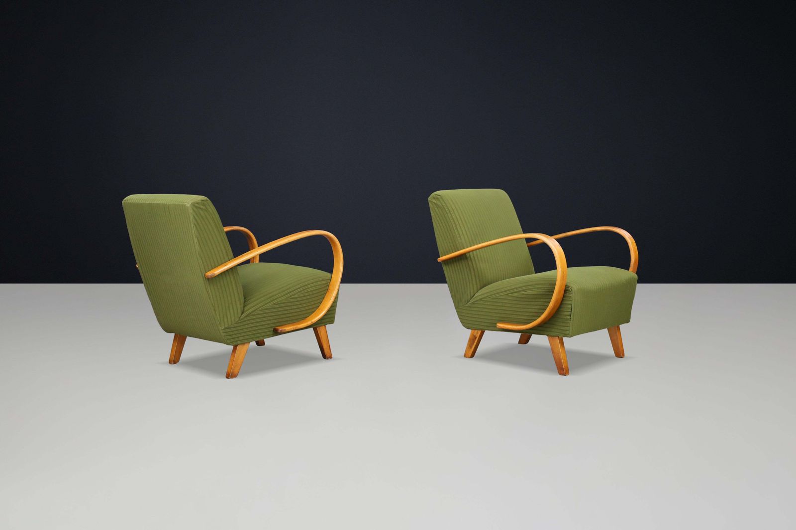 Pair Of Jindřich Halabala Bentwood Armchairs, Prague, 1940s In Green Fabric photo vinterior