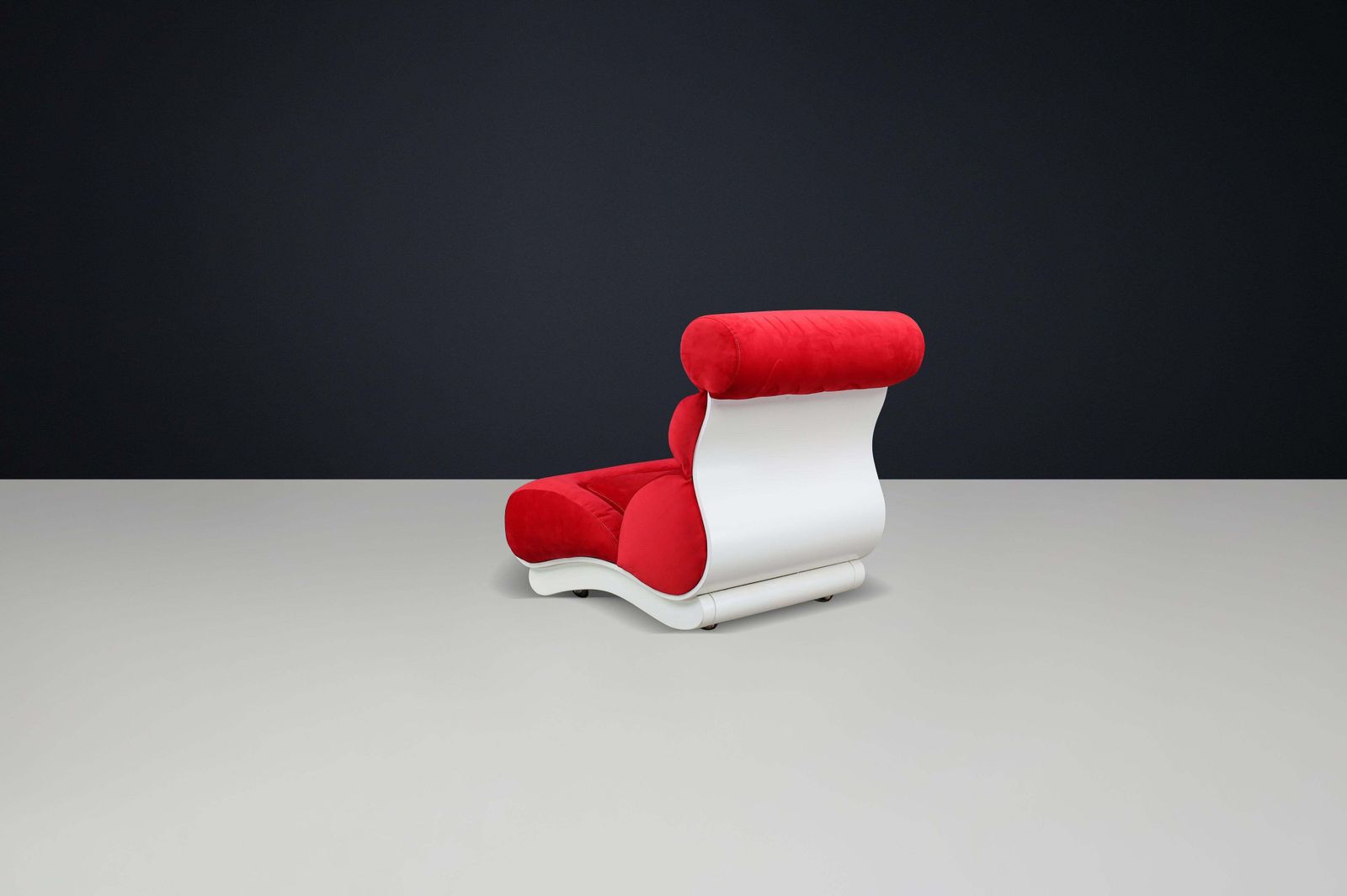 Sculptural Wave Lounge Chair In Original Red Velour With White Molded Base, 1970 photo Furniture
