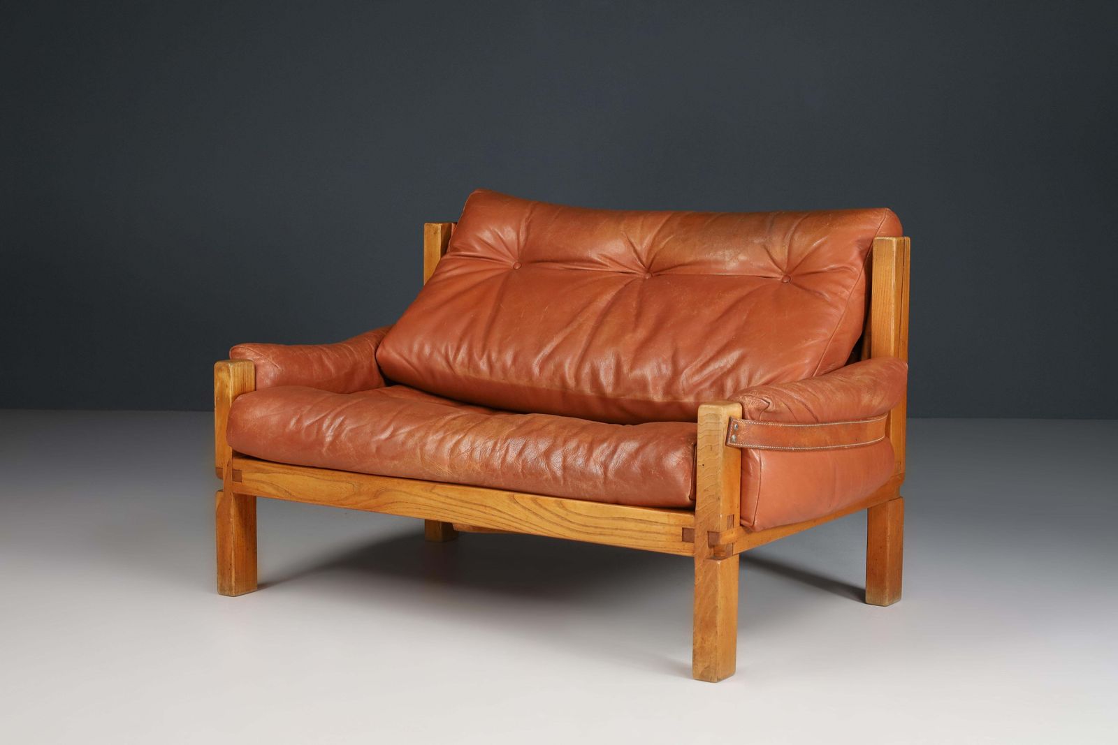 Pierre Chapo, S18y “Love Seat” Bench In Elm And Patinated Leather, France, 1970s photo furniture